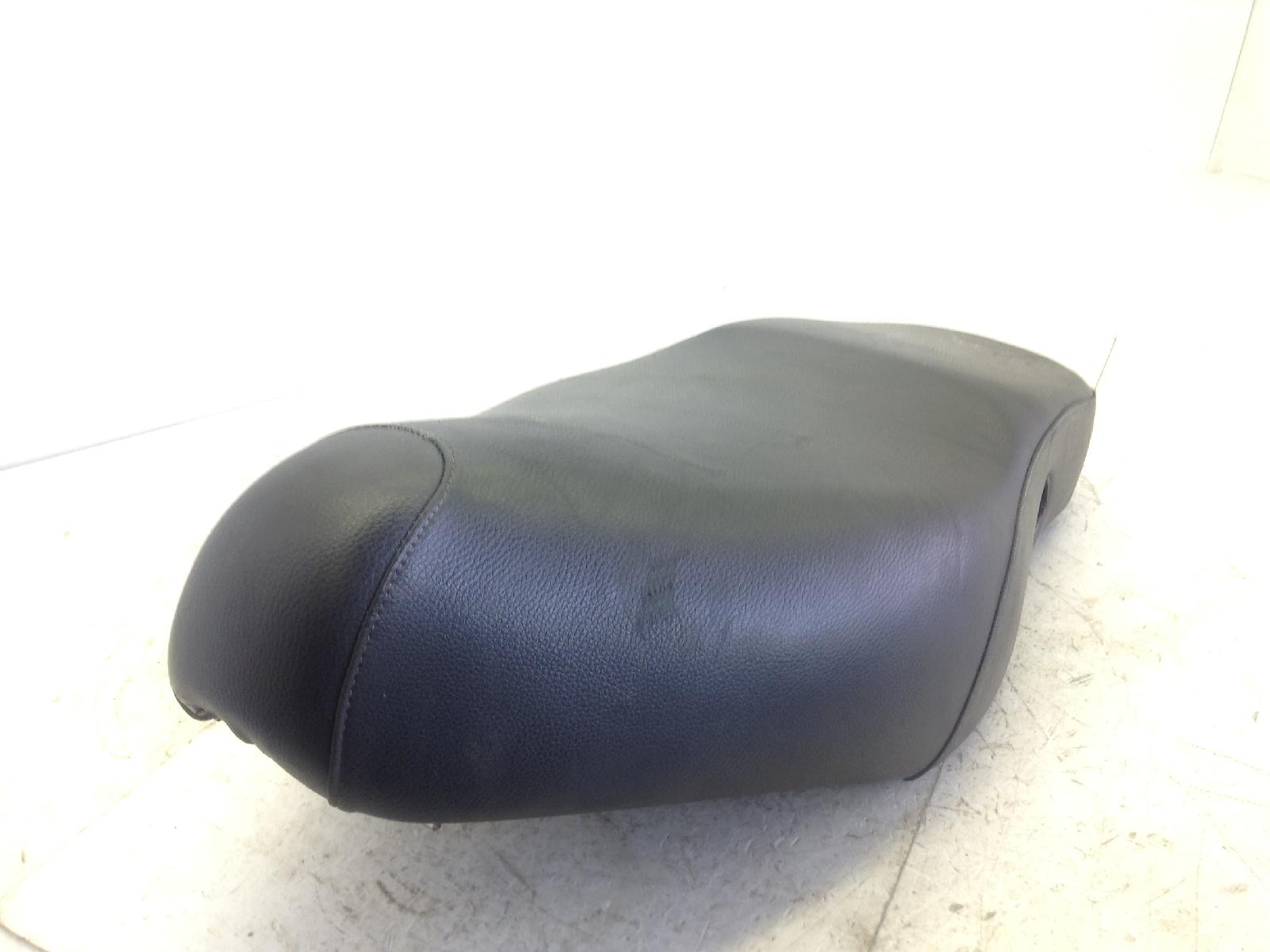 Aprilia scarabeo 4t 100 sella saddle - no gancio chiusura 2001 2004 sa000