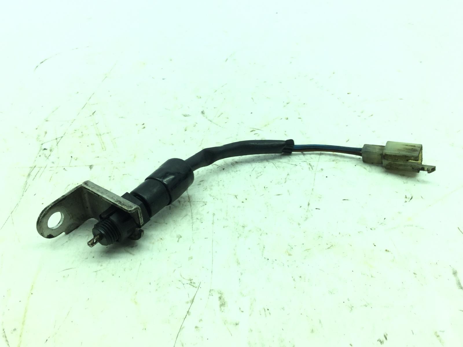 Triumph speed four 600 sensore stop microstop freno posterior 2004 2004 smtth835s