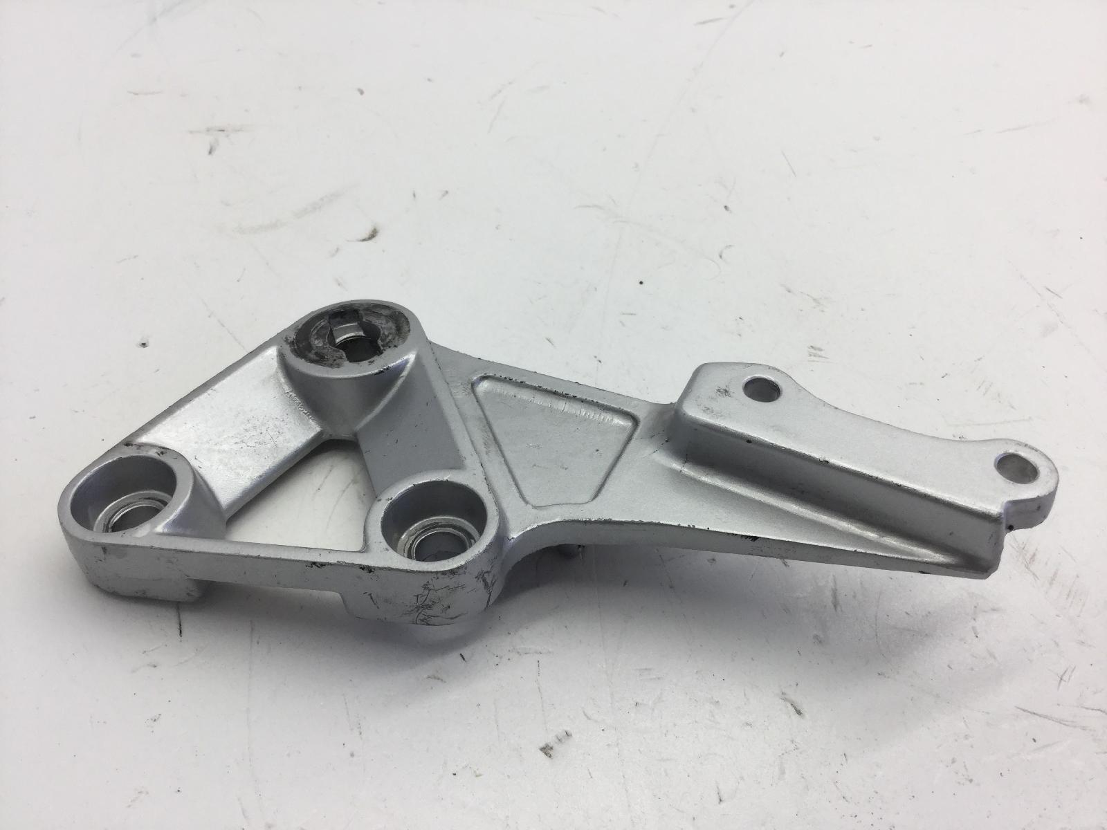 Suzuki gsx-r 600 supporto pedana anteriore destra 1998 1998 ad111