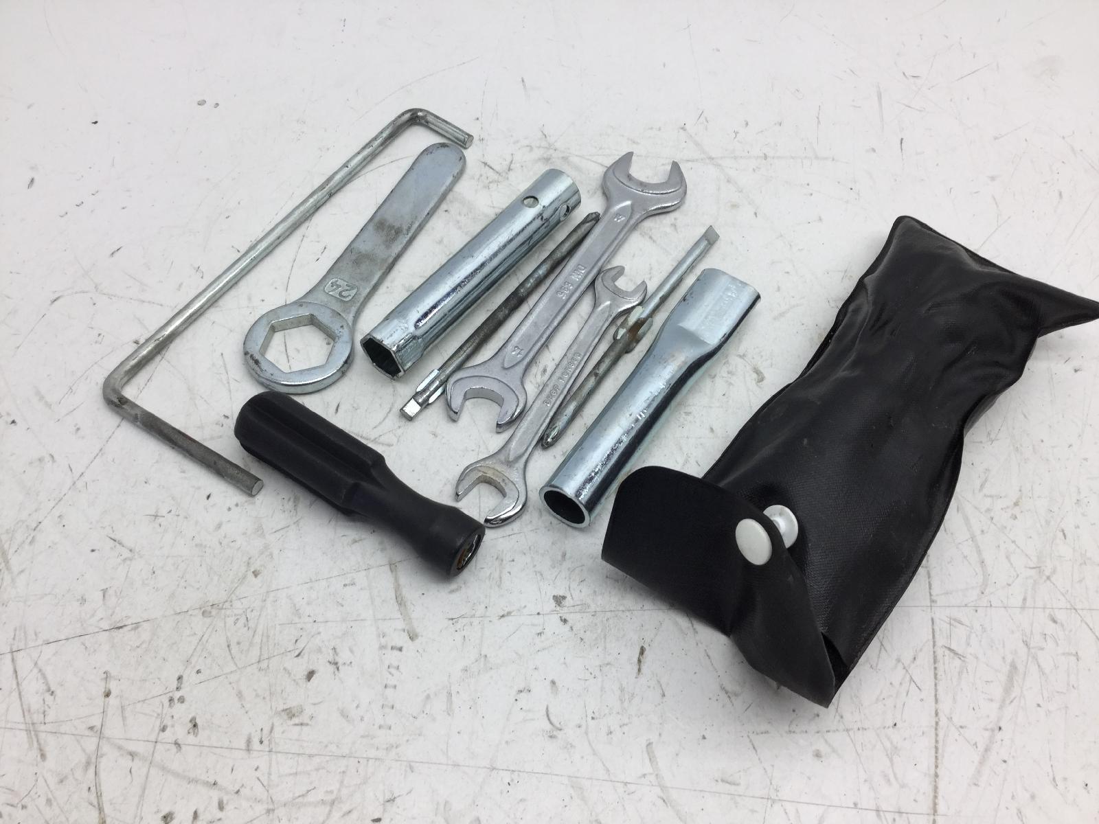 Suzuki burgman 125 kit attrezzi di bordo completi + sacca 2002 2002 bp111
