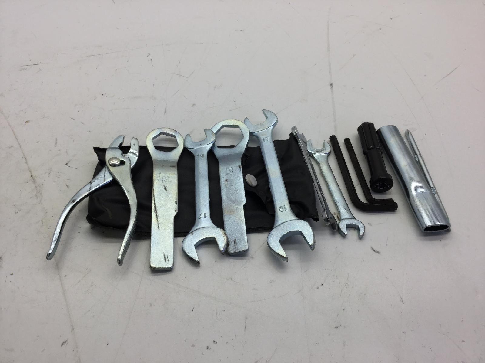 Kawasaki z750 r 748 kit attrezzi di bordo 2011 2011 zr750nna