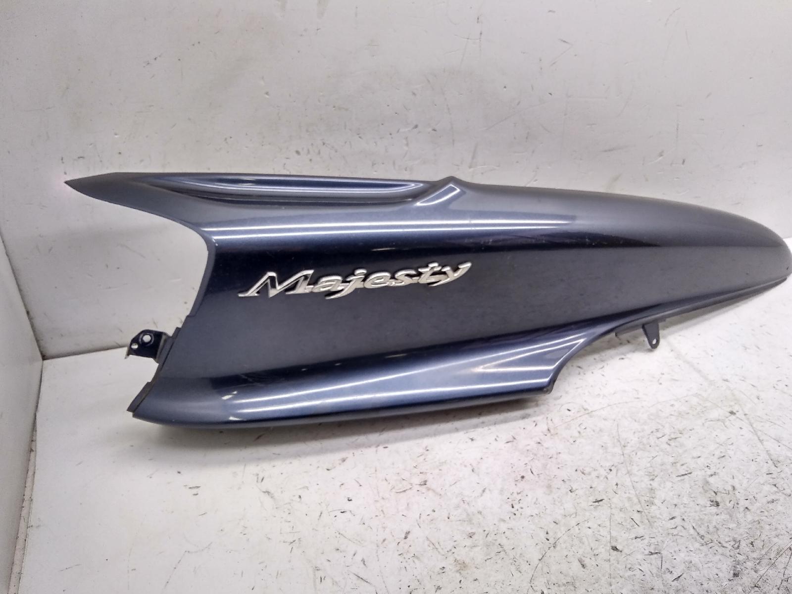 Yamaha majesty yp 250 carena fiancata posteriore destra attacco rotto 2002 2003 sg048