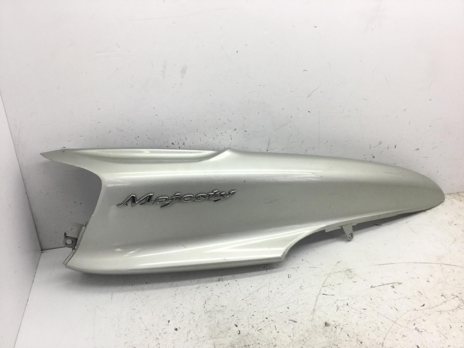 Yamaha majesty yp 250 carena fiancata posteriore destra - attacco rotto 2002 2003 sg048
