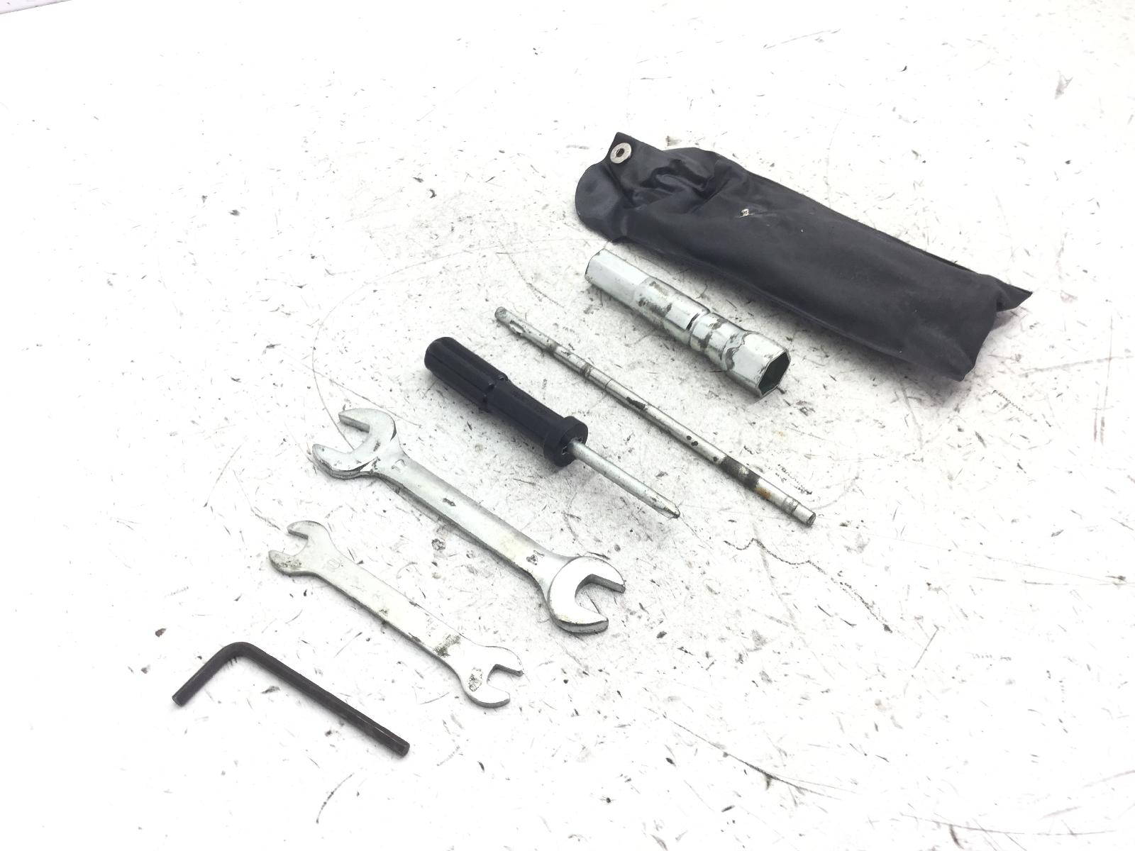 Yamaha majesty yp 250 kit attrezzi attrezzatura di bordo 2002 2003 sg048