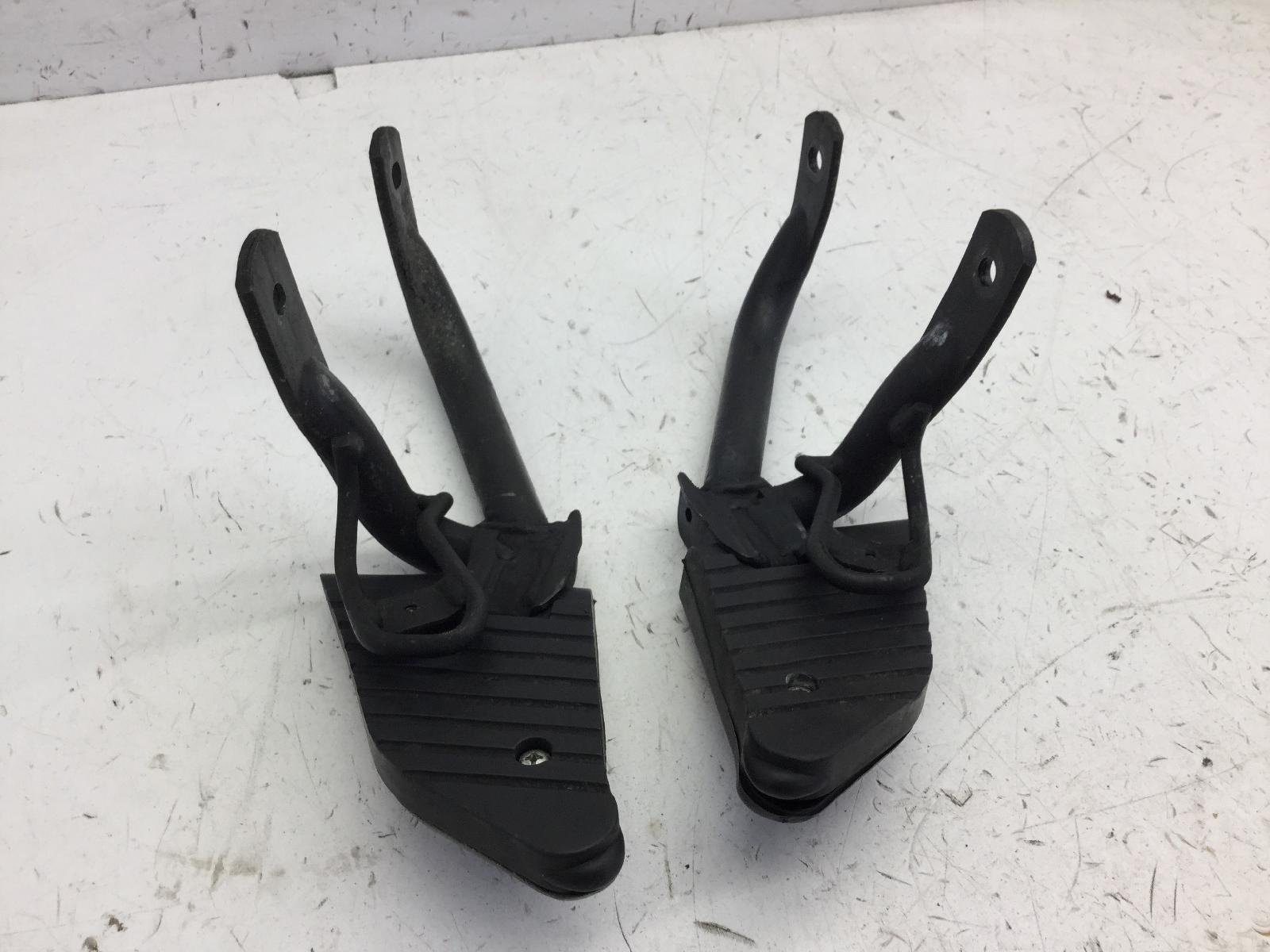 Honda sh 150 coppia pedane posteriori con supporto 2000 2004 kf04a