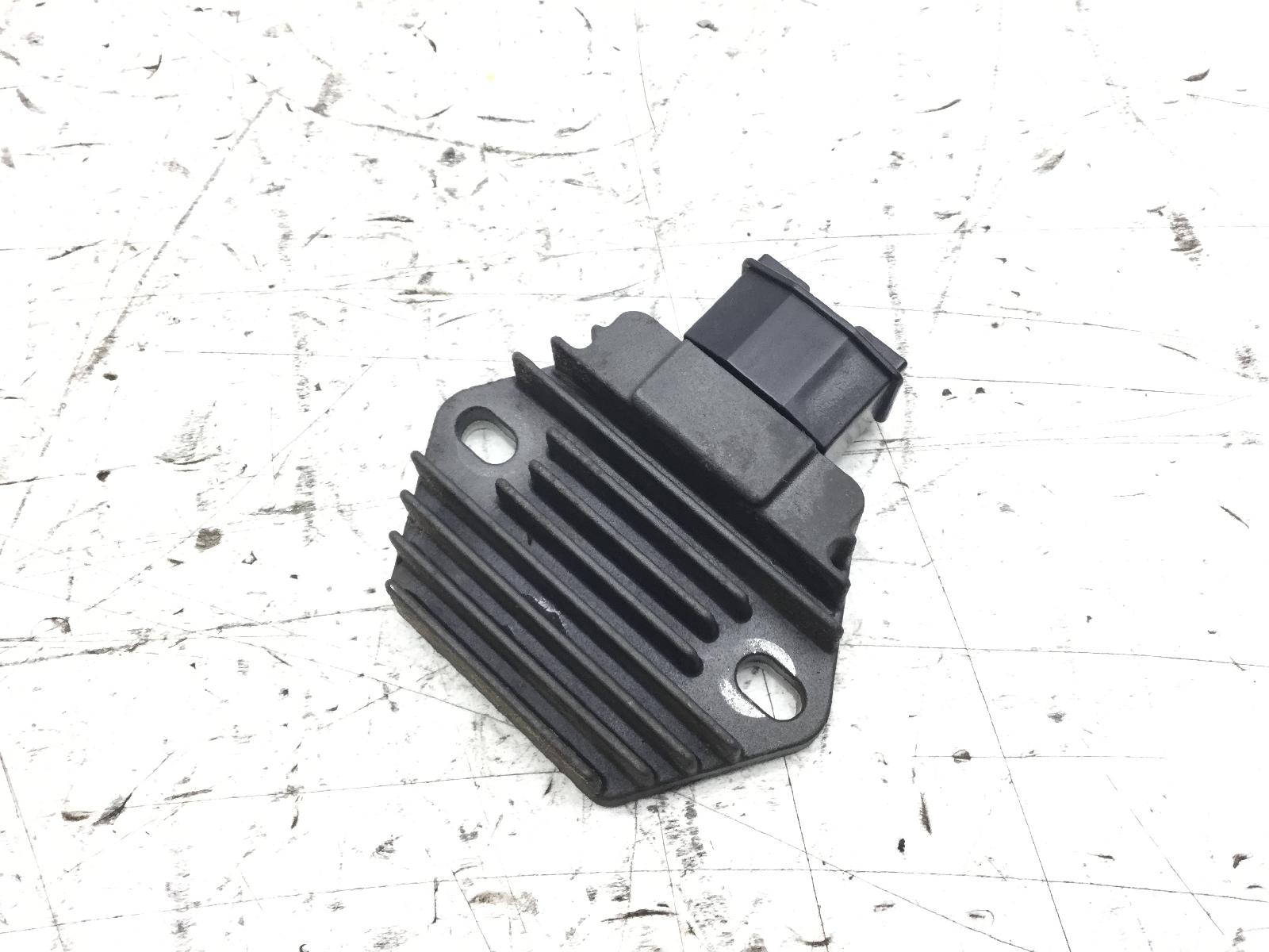Honda sh 150 regolatore di tensione 2000 2004 kf04a
