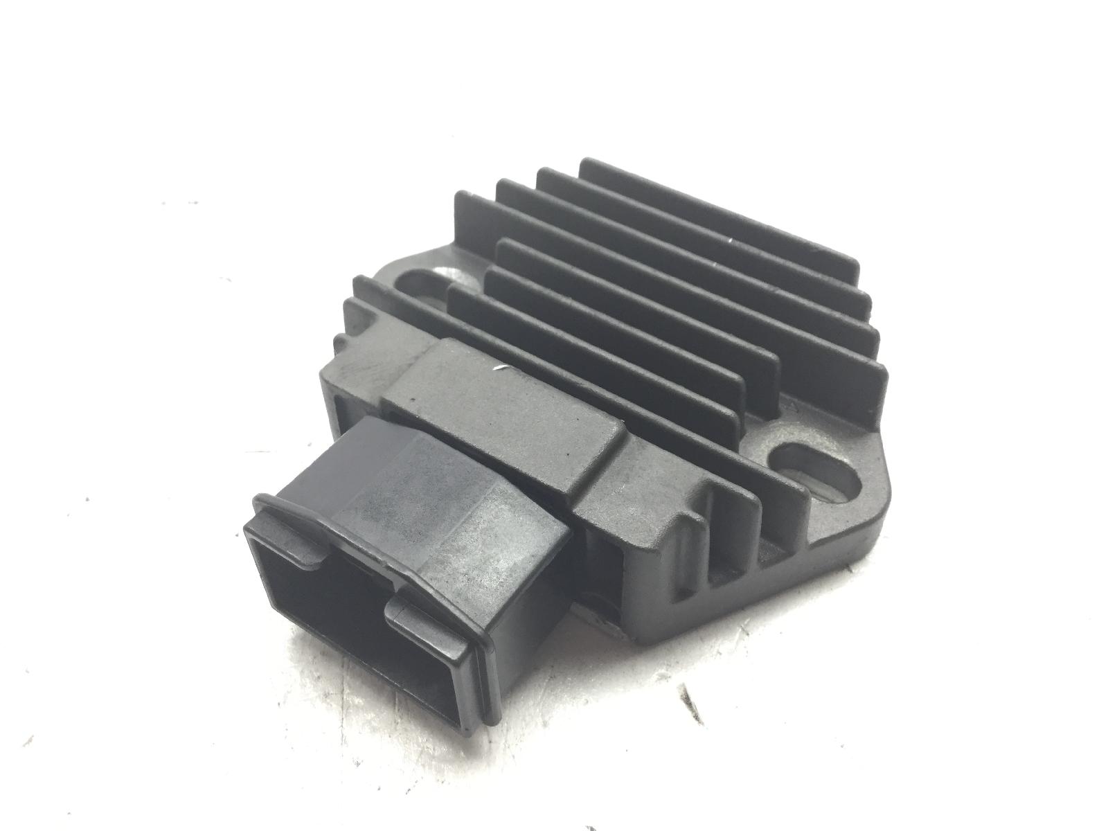 Honda sh 150 regolatore di tensione 2000 2004 kf04a