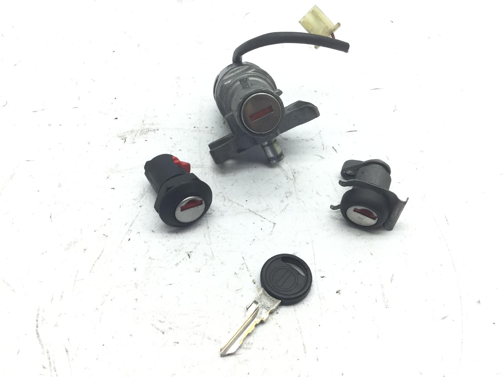 Honda sh 150 blocchetto accensione completo di serrature e chiave 2000 2004 kf04a
