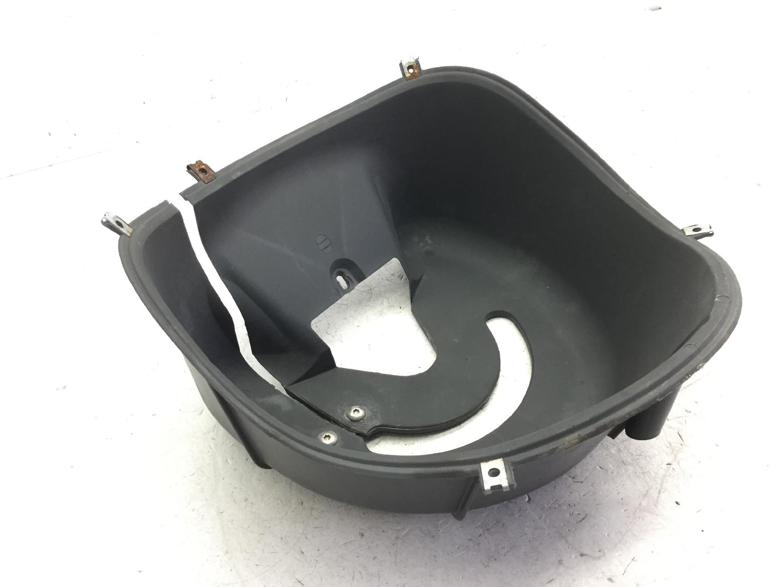 Malaguti madison k 400 carena parafango anteriore interno 2002 2004 610000