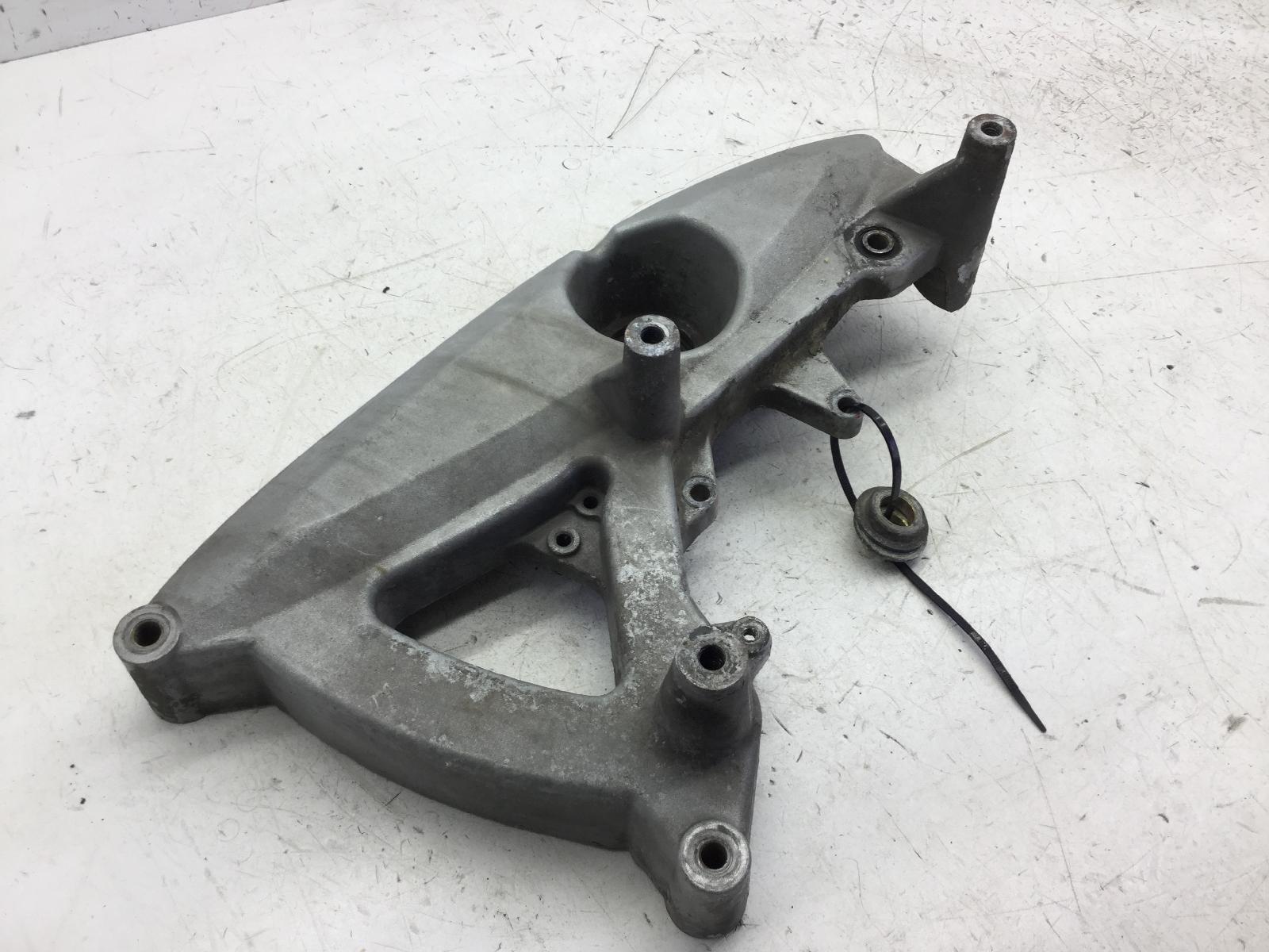 Malaguti madison k 400 staffa supporto scarico marmitta 2002 2004 610000