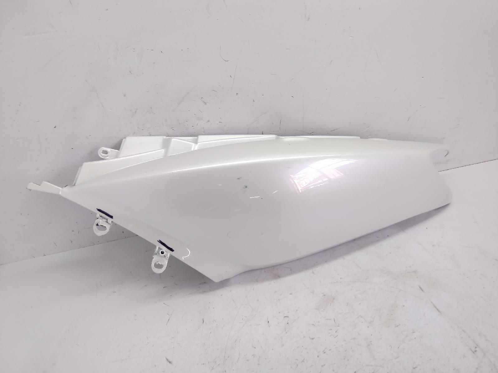 Yamaha t-max xp 500 carena fiancata posteriore sinistra 2 attacchi riparati 2002 2002 sj014
