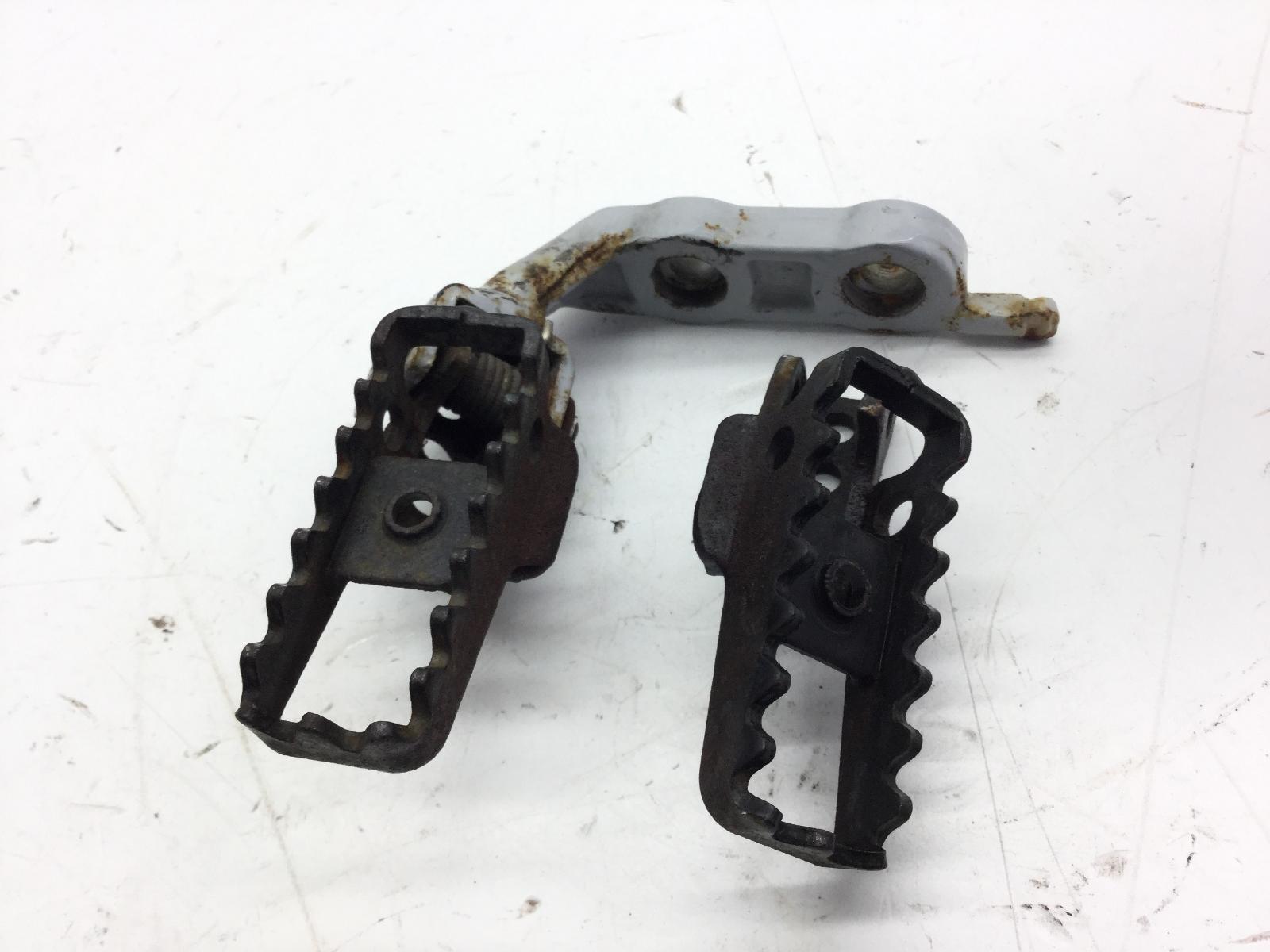 Aprilia pegaso 3 650 coppia pedane anteriori e 1 supporto 1997 2000 ml00