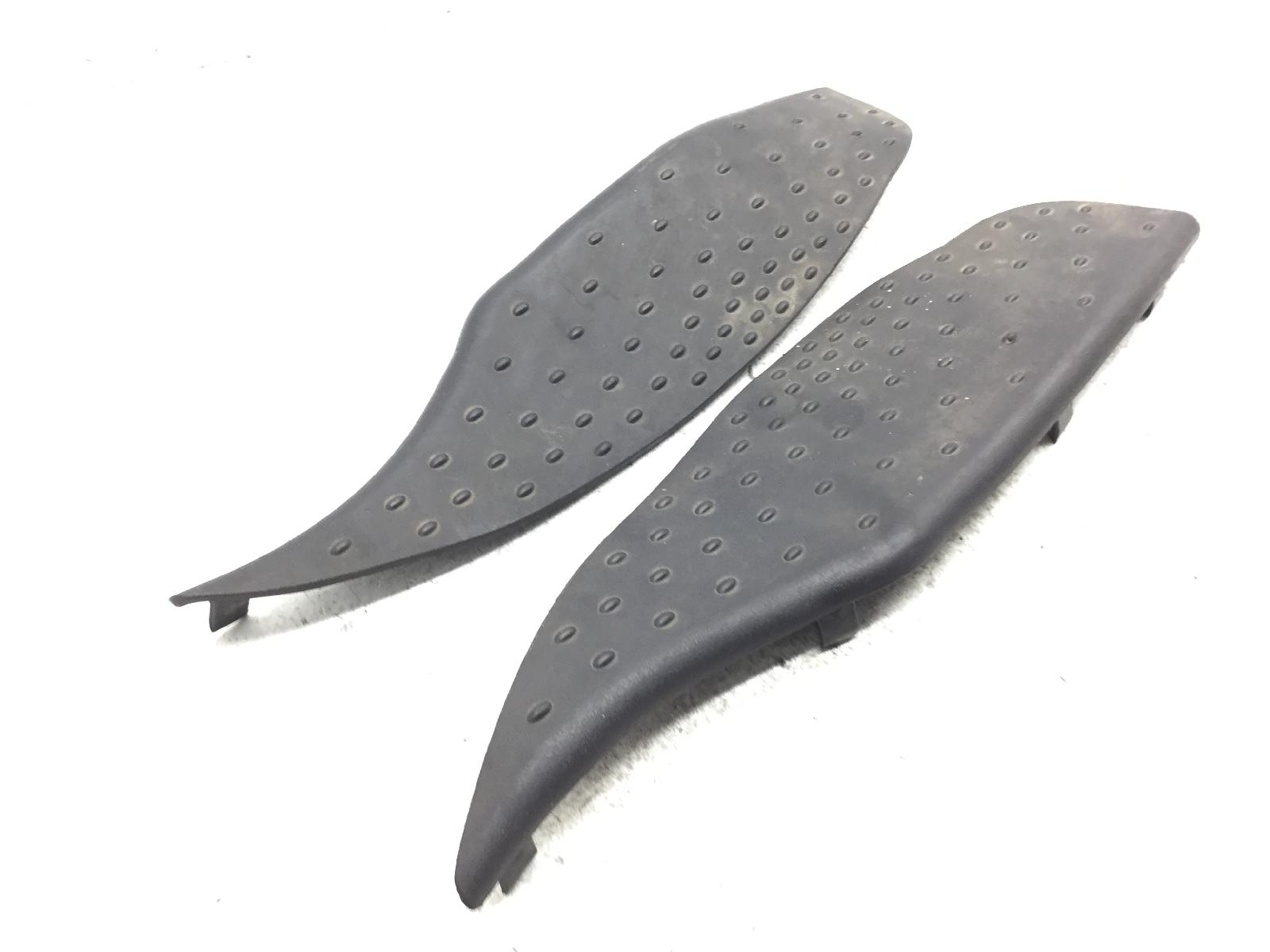 Aprilia scarabeo light 500 coppia tappetini pedane pavimento poggiapiedi 2006 2008 vre00