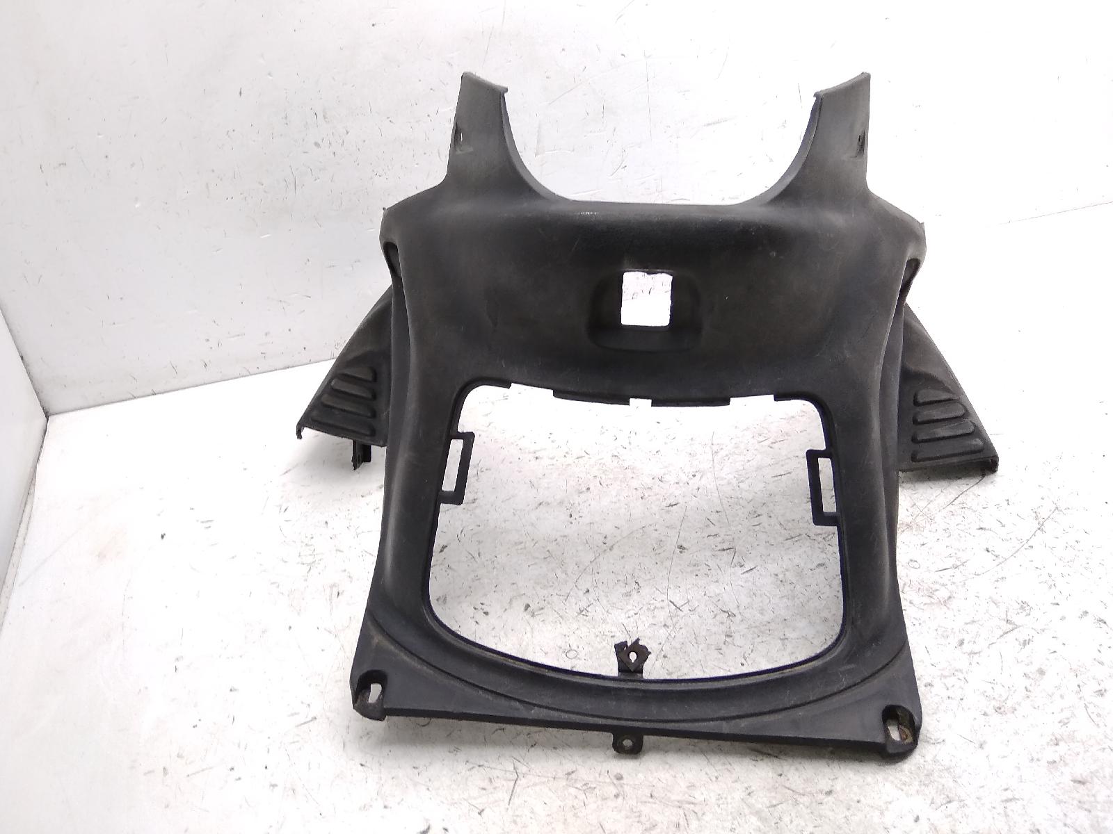Yamaha xc cygnus r 125 carena coperchio centrale - attacco rotto 2000 2003 se031