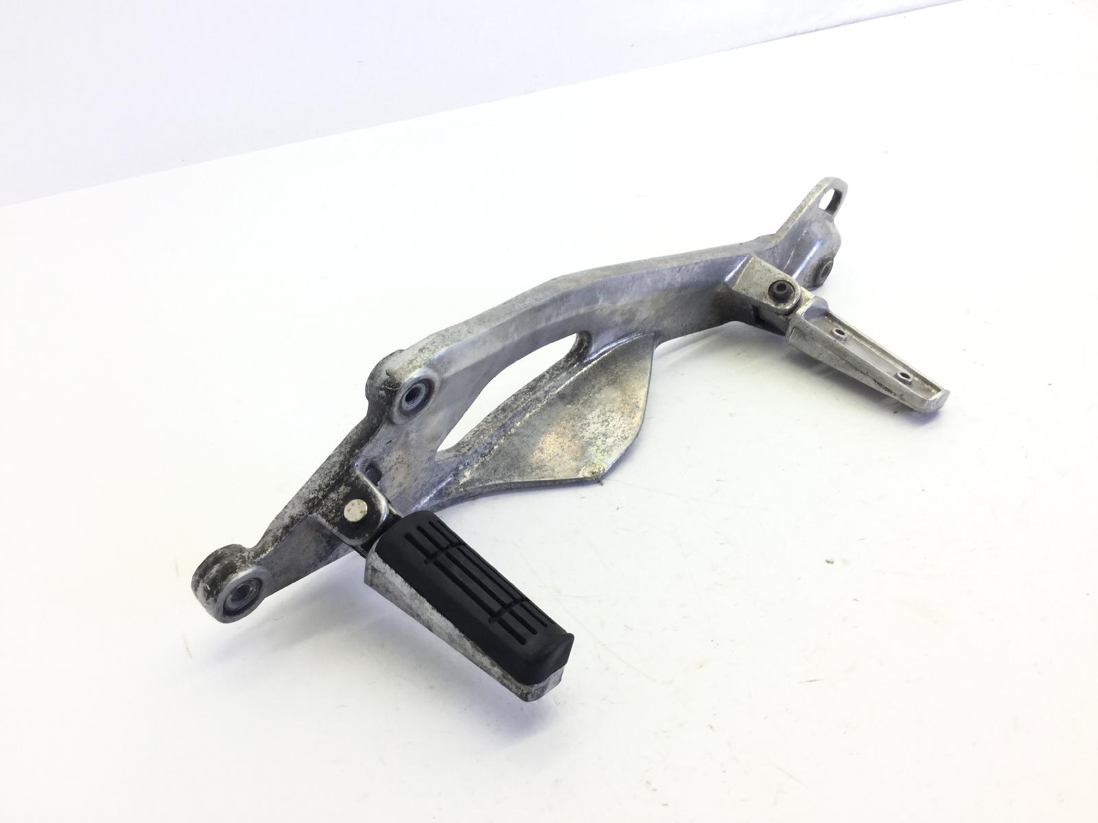 Yamaha tdm 900 staffa supporto sinistra e pedane poggiapiedi 2002 2005 rn081