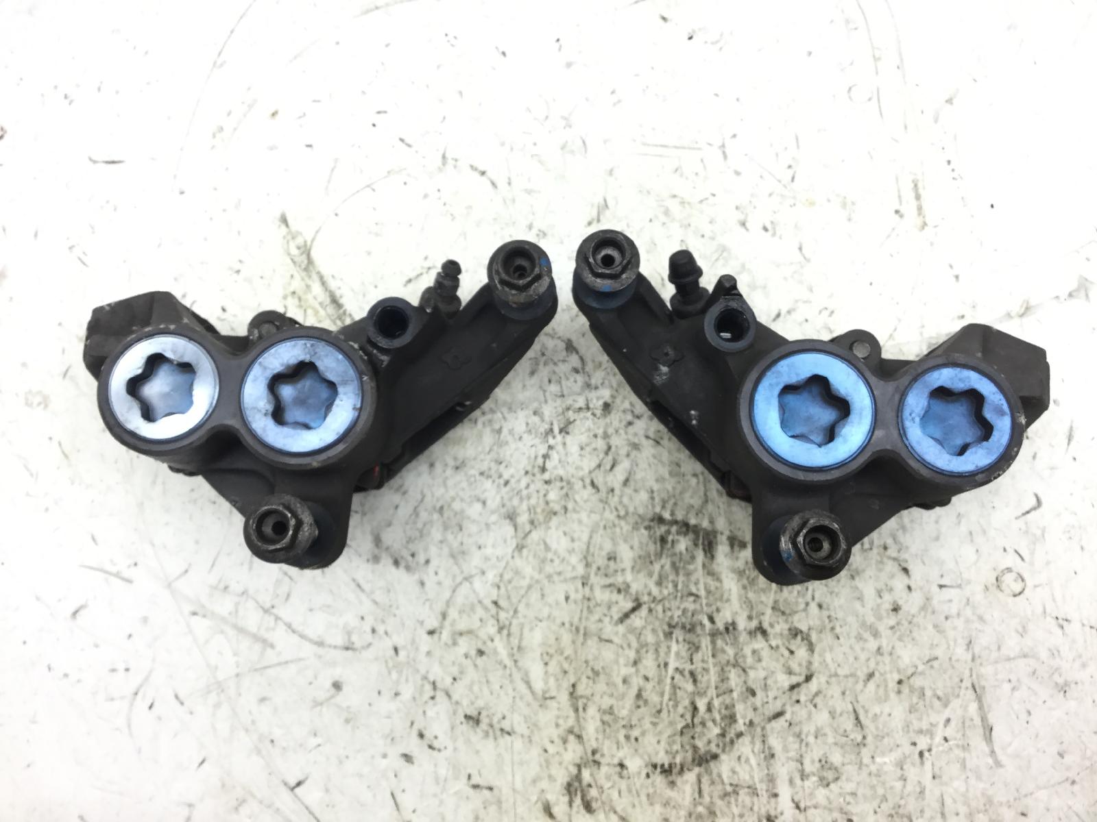 Yamaha tdm 900 coppia pinze freno anteriori - interasse: 100 mm 2002 2005 rn081