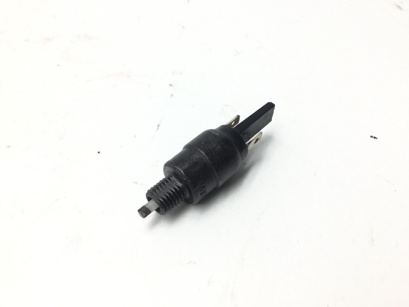 Aprilia sportcity cube 125 sensore stop microstop freno anteriore destro 2008 2010 vbe00