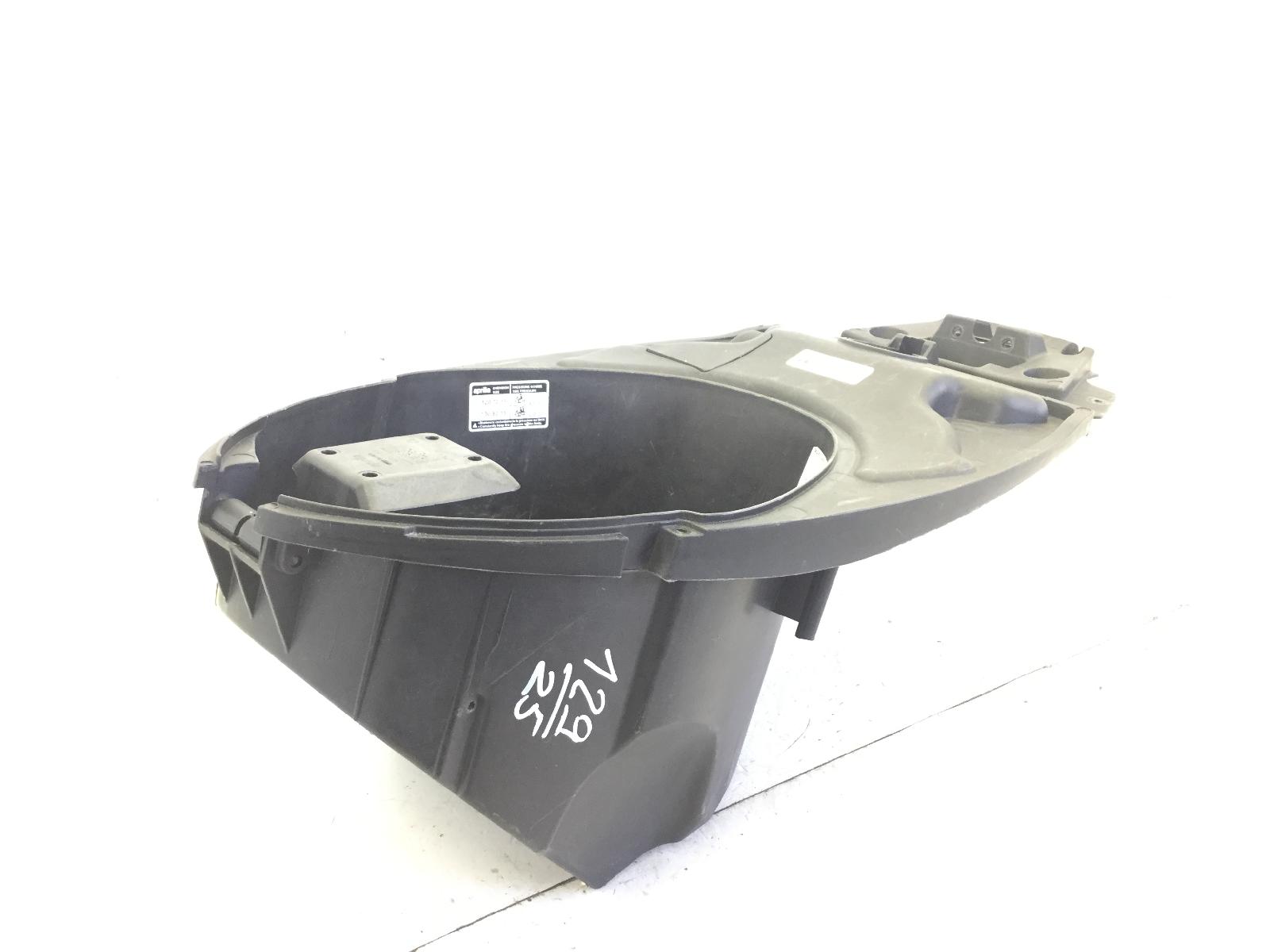 Aprilia sportcity cube 125 carena vano sottosella 2008 2010 vbe00