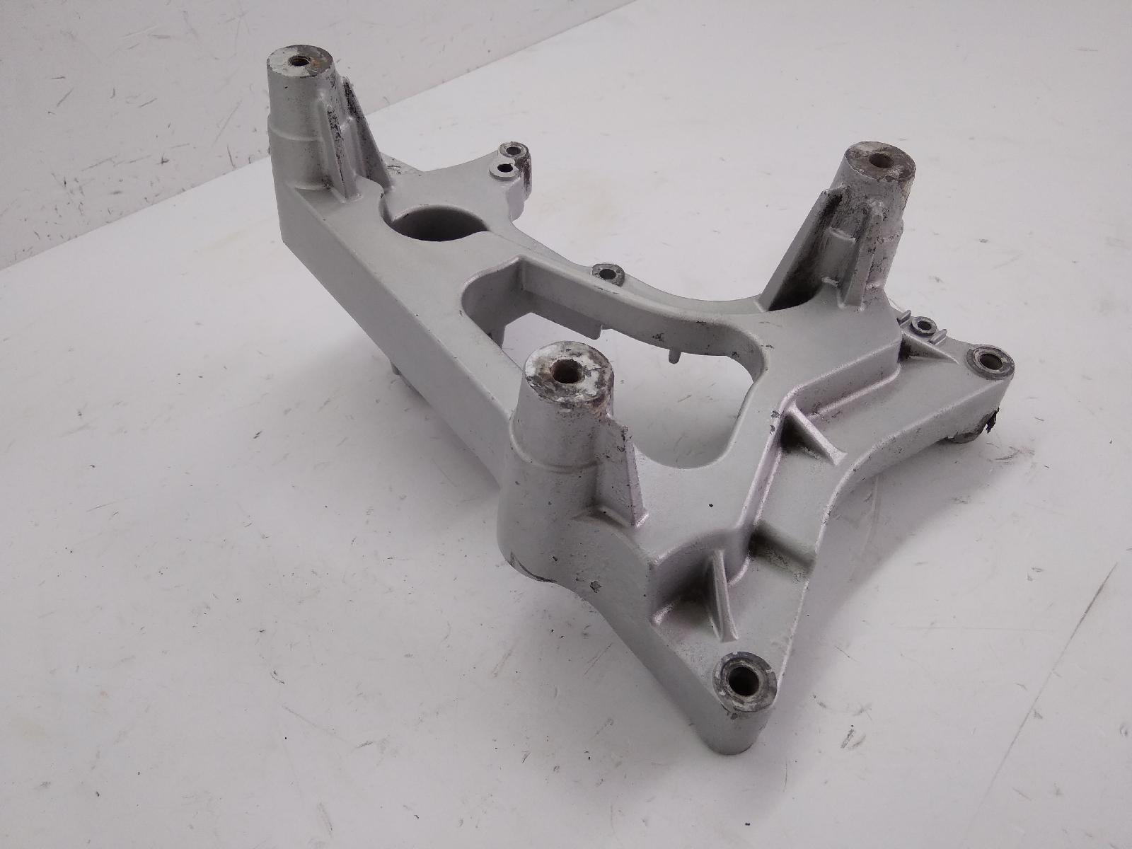 Sym joymax 250 staffa supporto scarico marmitta 2005 2007 lm25wx6