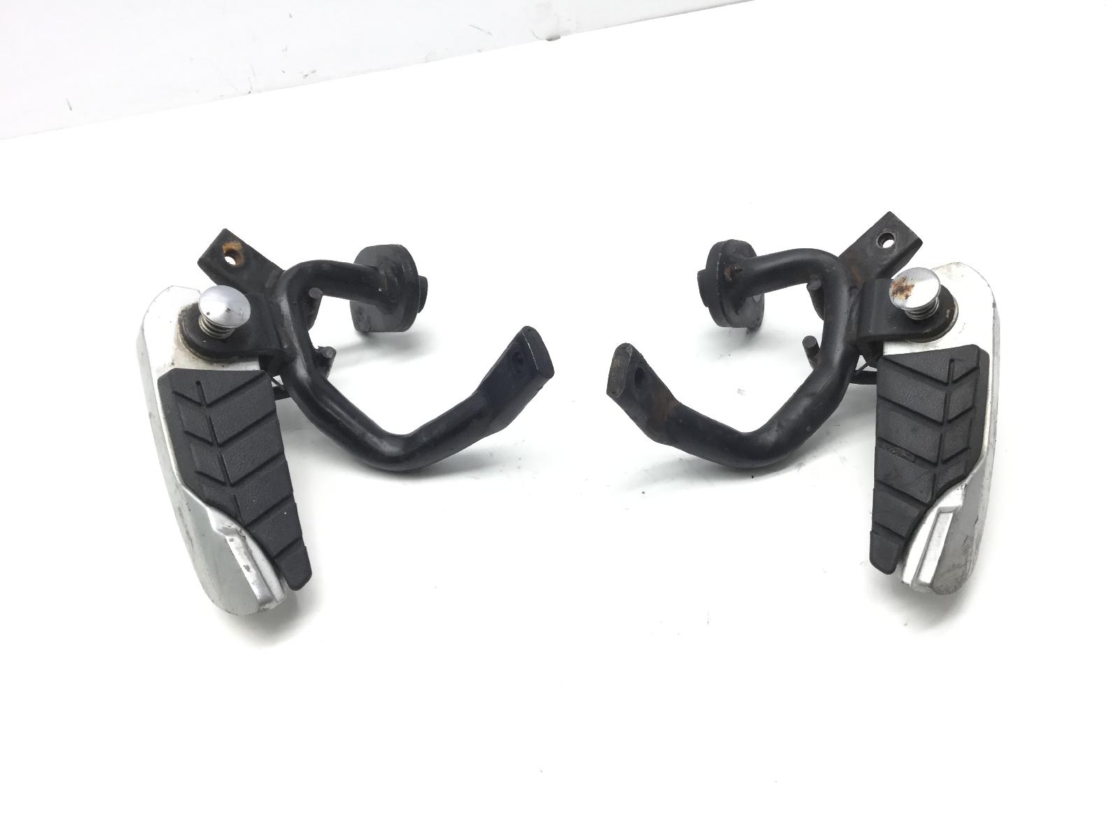 Sym joymax 250 coppia pedane poggiapiedi posteriori con supporti 2005 2007 rfglm25wx5s