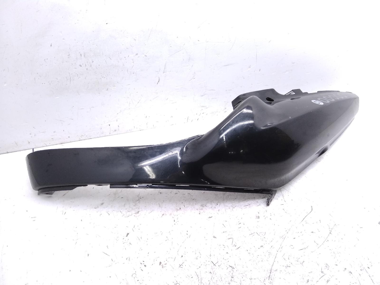 Bmw c1 125 carena fiancata posteriore sinistra - attacco rotto 2001 2001
