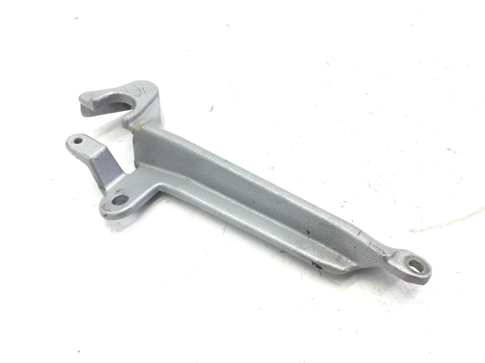 Triumph sprint rs i 955 staffa supporto pedana posteriore 1999 2004 smttf605mm