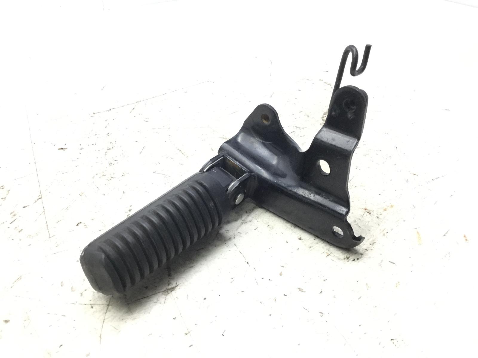Yamaha t-max xp 500 pedana poggiapiede posteriore destra e staffa supporto 2001 2001 sj011