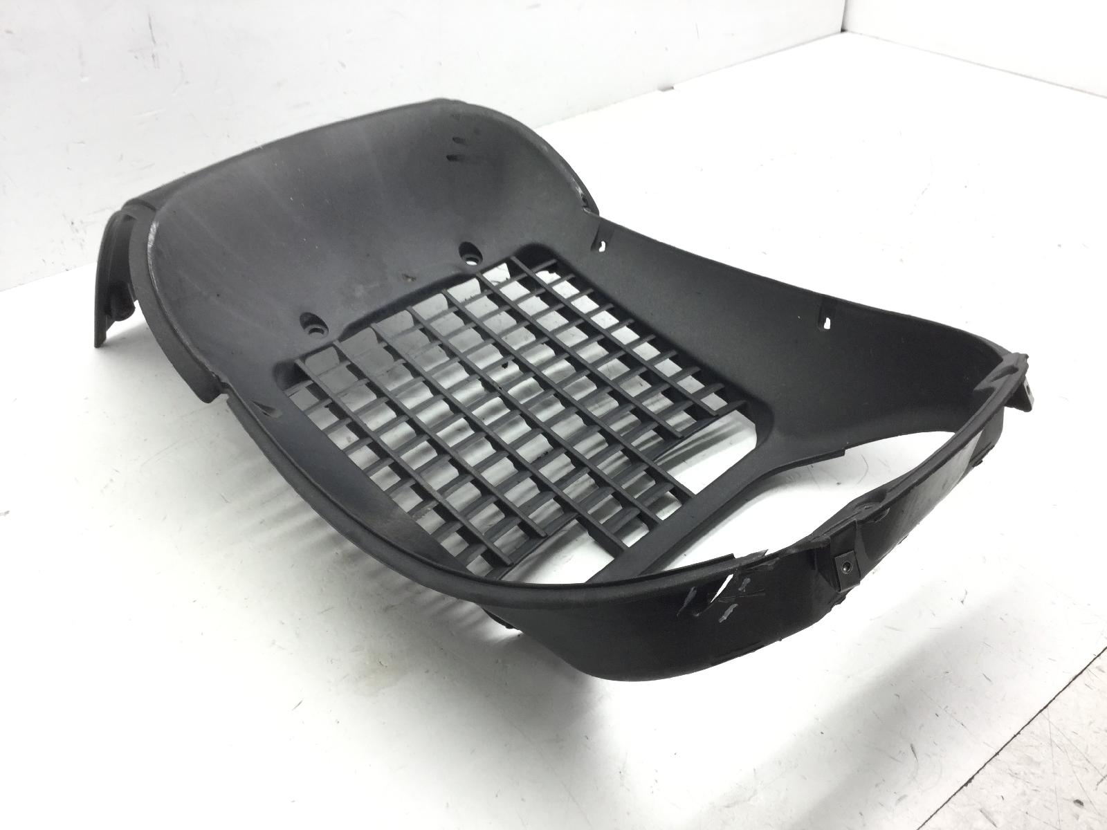 Aprilia scarabeo light 250 carena vano ruota anteriore con rottura 2006 2008 vrb00