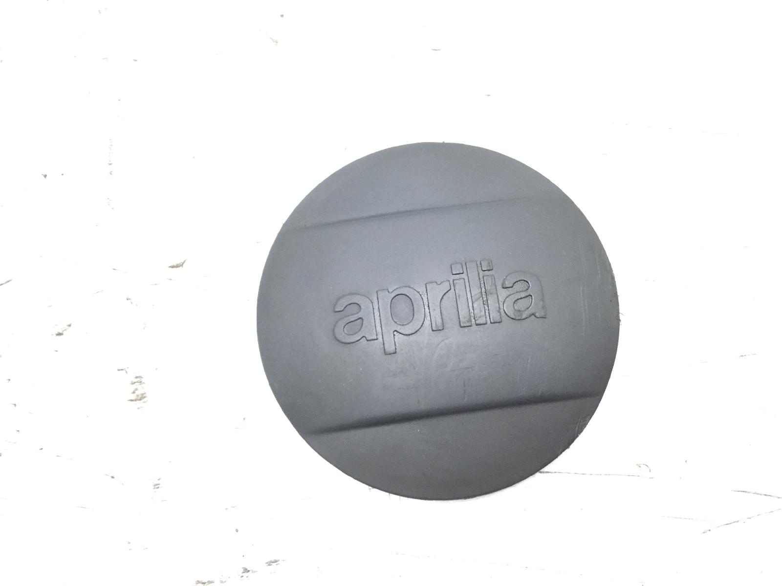 Aprilia scarabeo light 250 tappo emblema carter coperchio trasmissione 2006 2008 vrb00