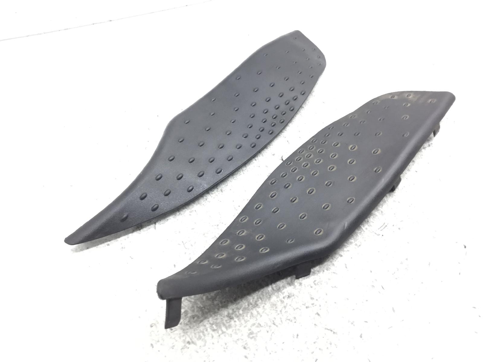 Aprilia scarabeo light 300 coppia tappetini pedane pavimento poggiapiedi 2009 2010 vrg00