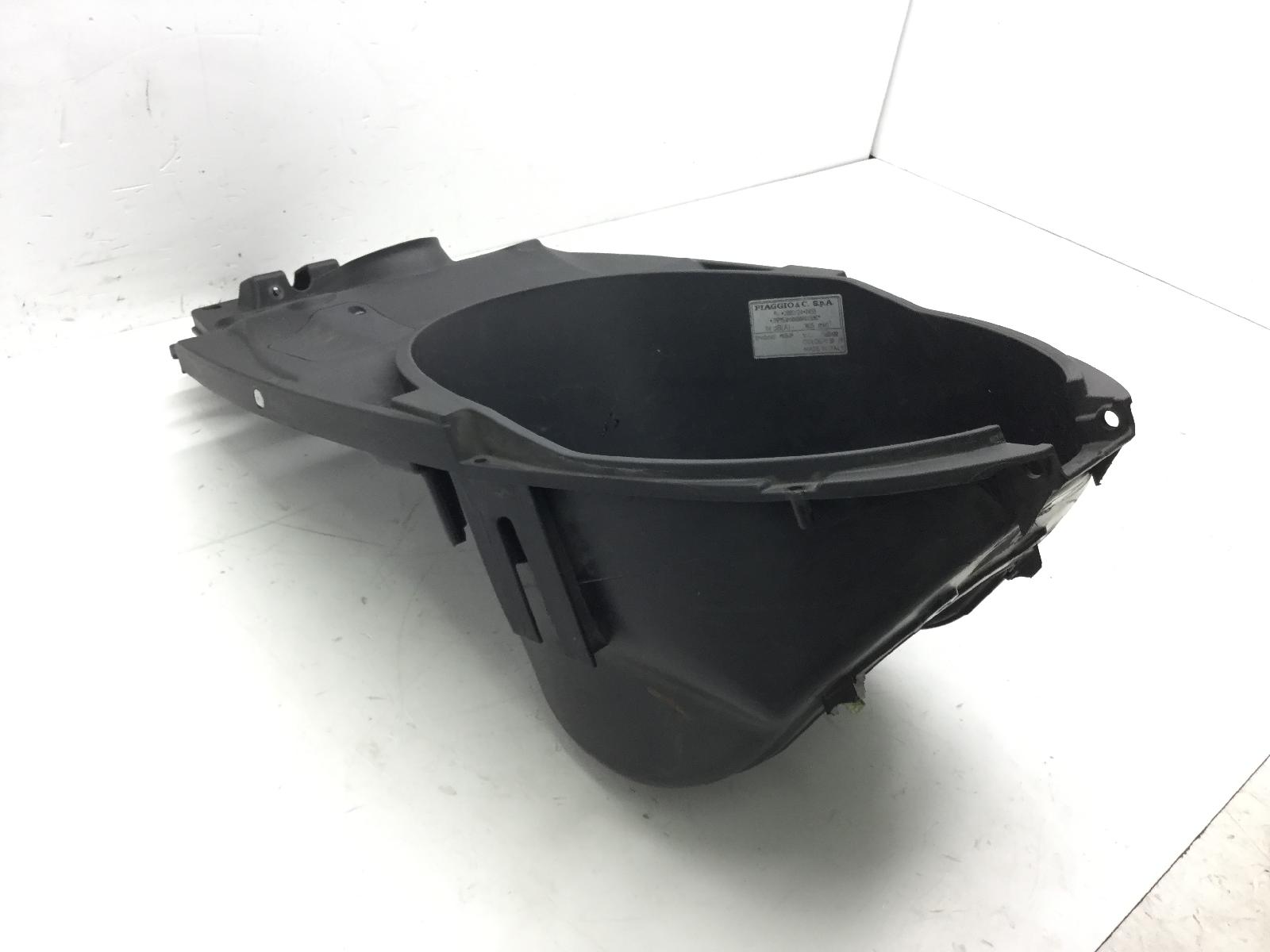 Piaggio carnaby cruiser 300 carena vano sottosella 2009 2012 m60400