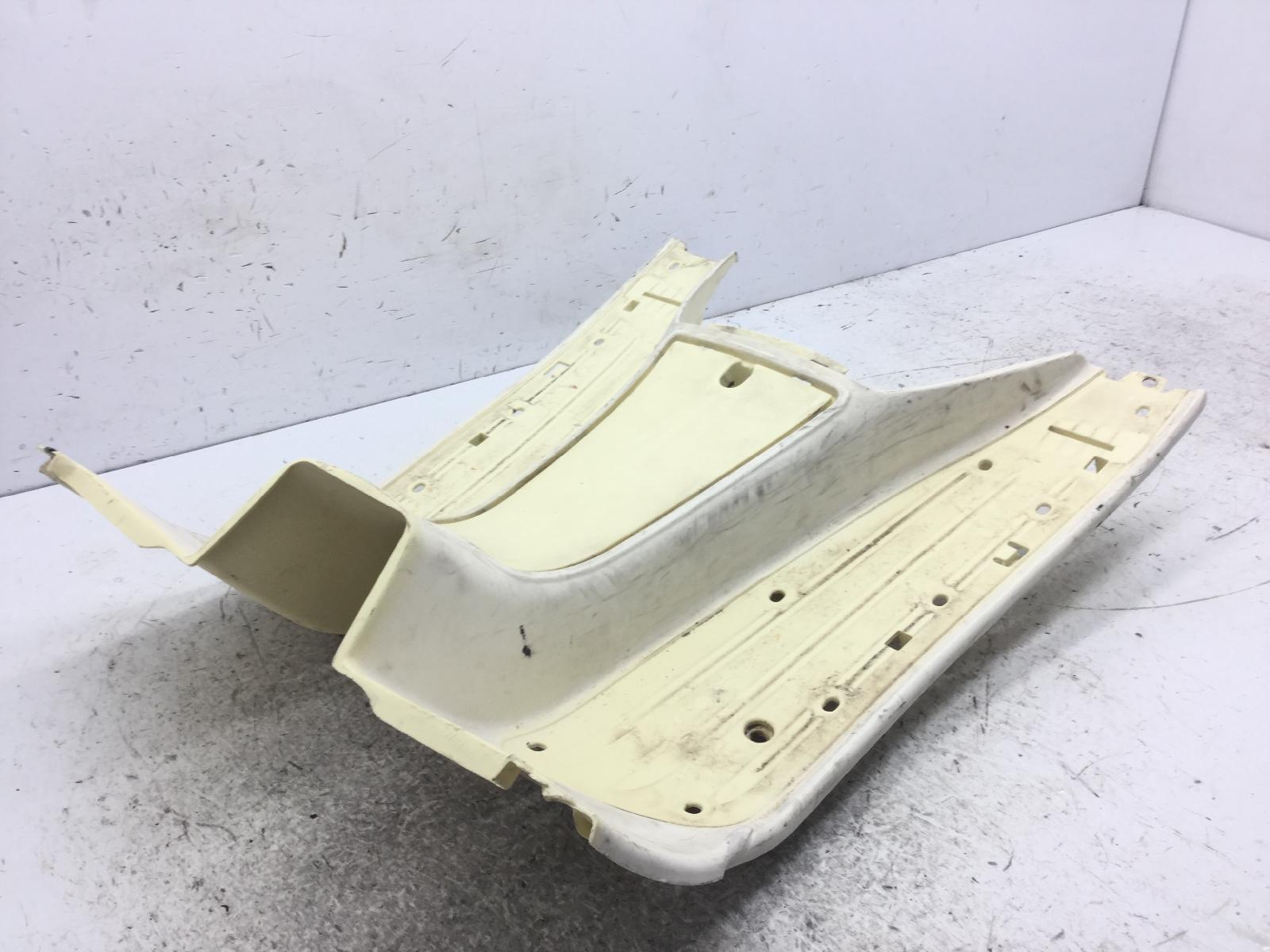 Piaggio vespa et2 50 carena pedana pavimento poggiapiedi - attacco rotto 1997 2001 c1600
