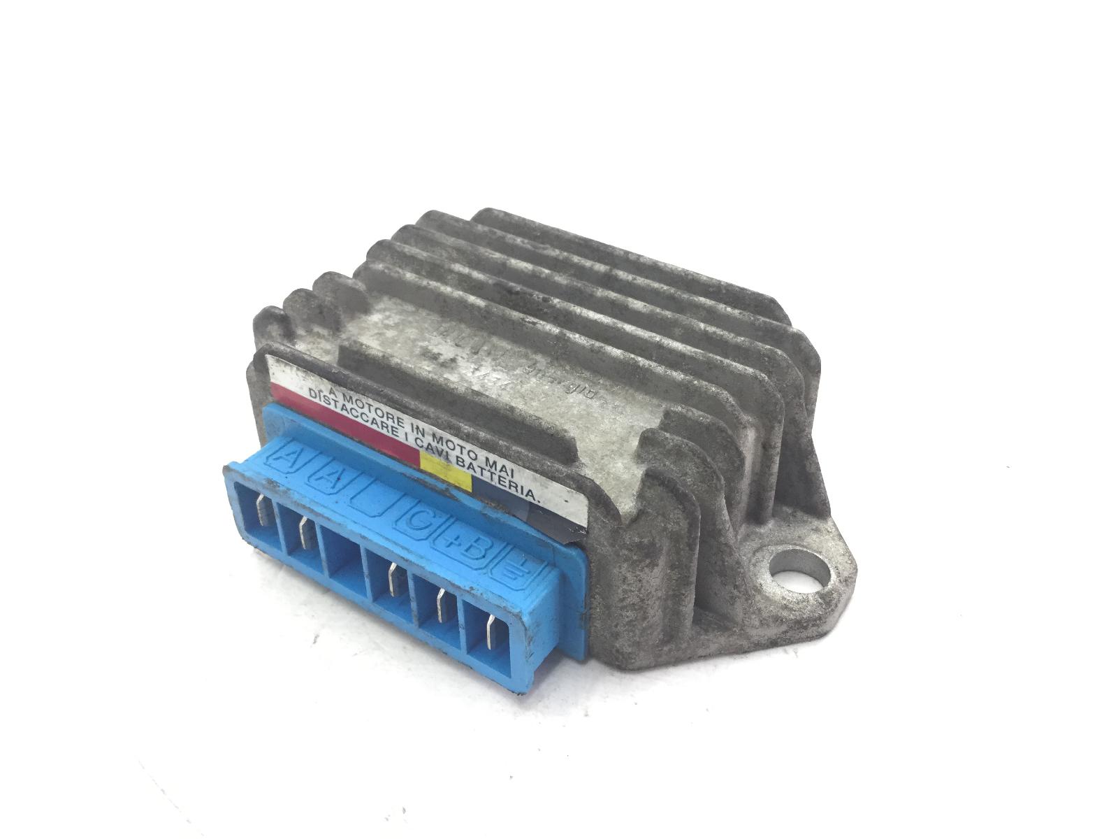 Piaggio vespa et2 50 regolatore di tensione corrente 12v 1997 2001 c1600