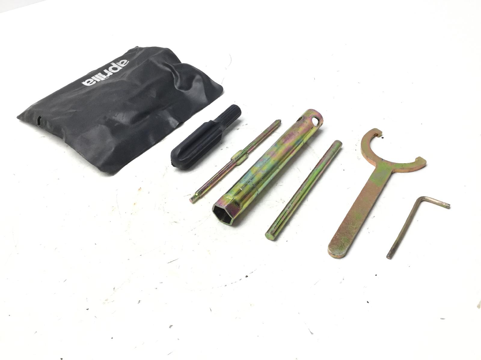 Aprilia sportcity 125 kit attrezzi attrezzatura di bordo 2004 2006 vb000