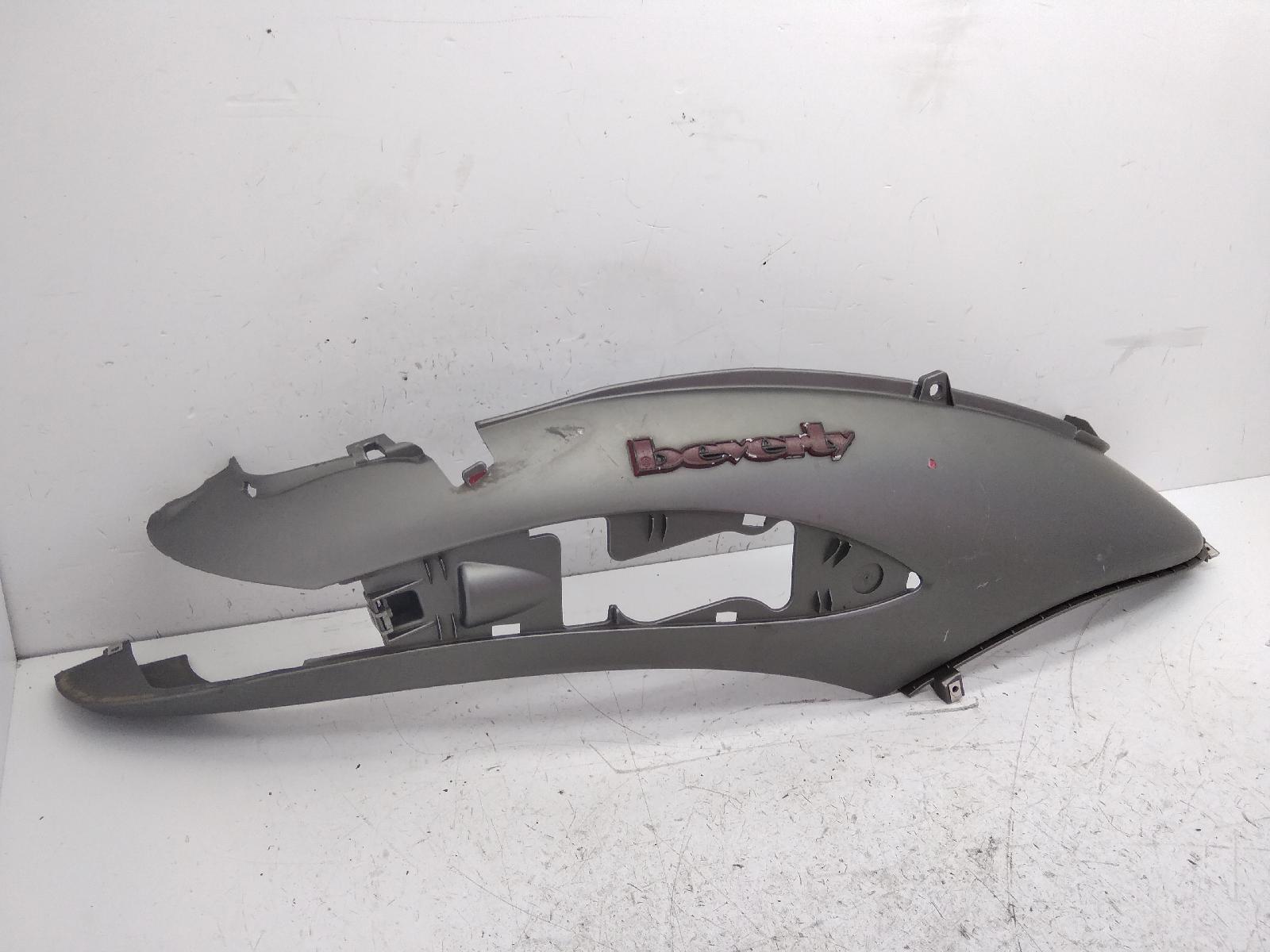 Piaggio beverly 125 carena fiancata posteriore destra 2001 2003 m2810