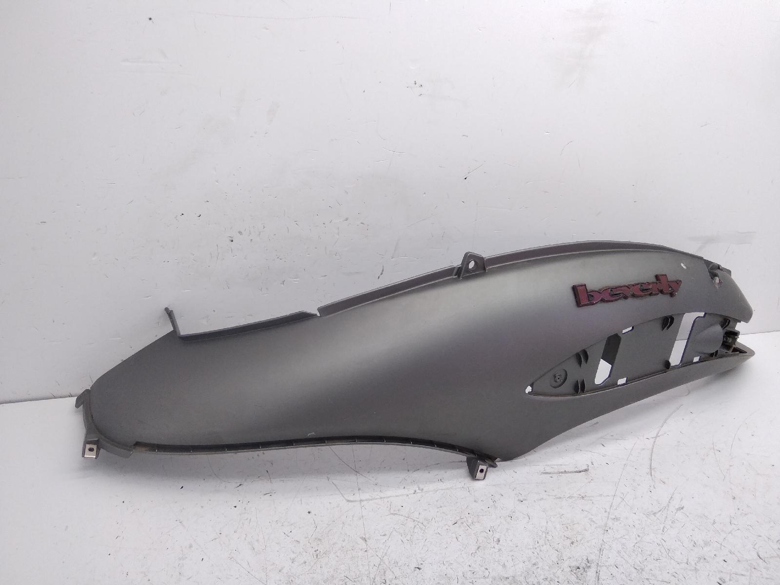 Piaggio beverly 125 carena fiancata posteriore sinistra 2001 2003 m2810