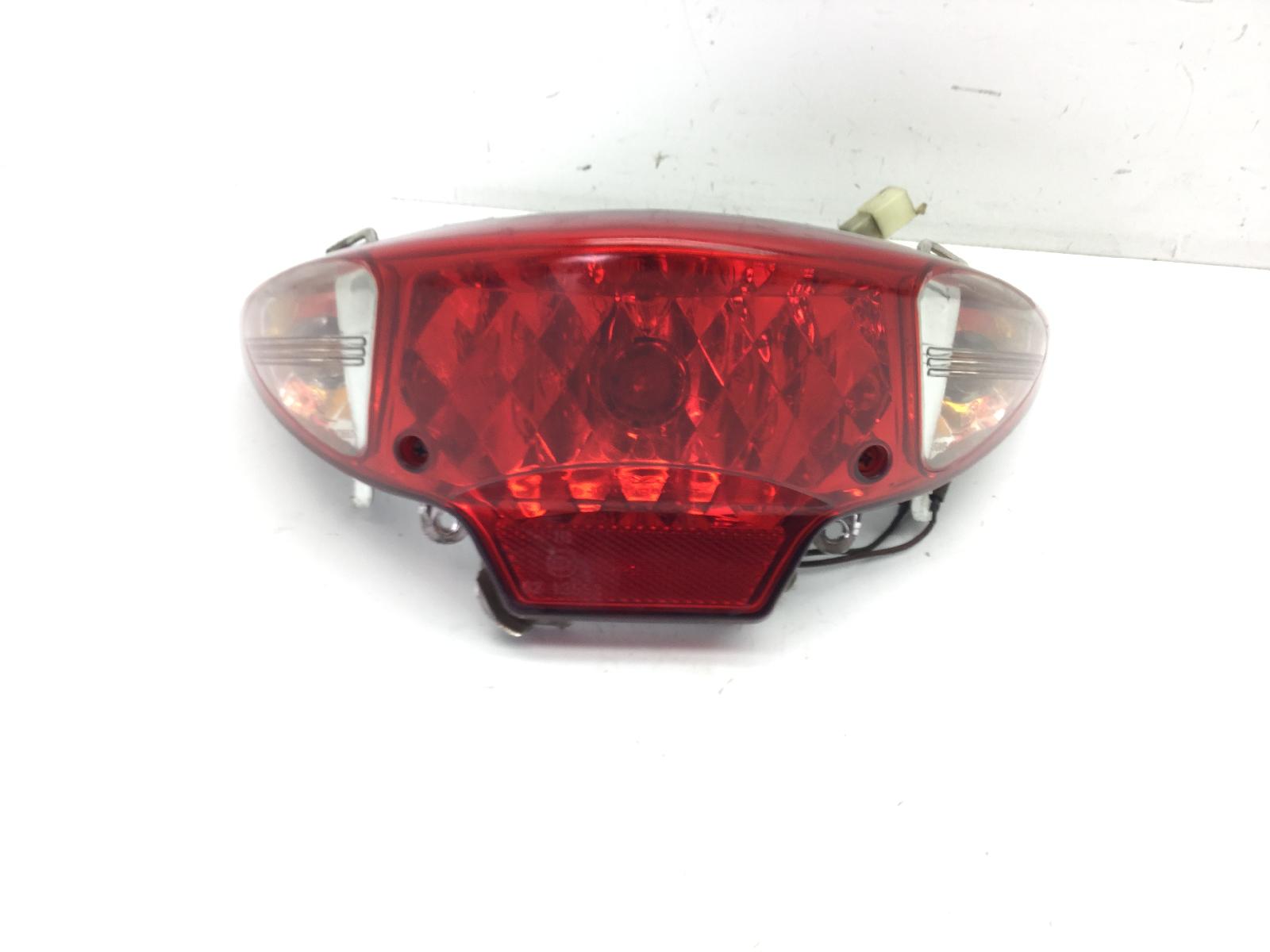 Sym symphony s 4t 50 faro fanale frecce posteriore attacco rotto e crepa 2012 2014 lxmay05wxex