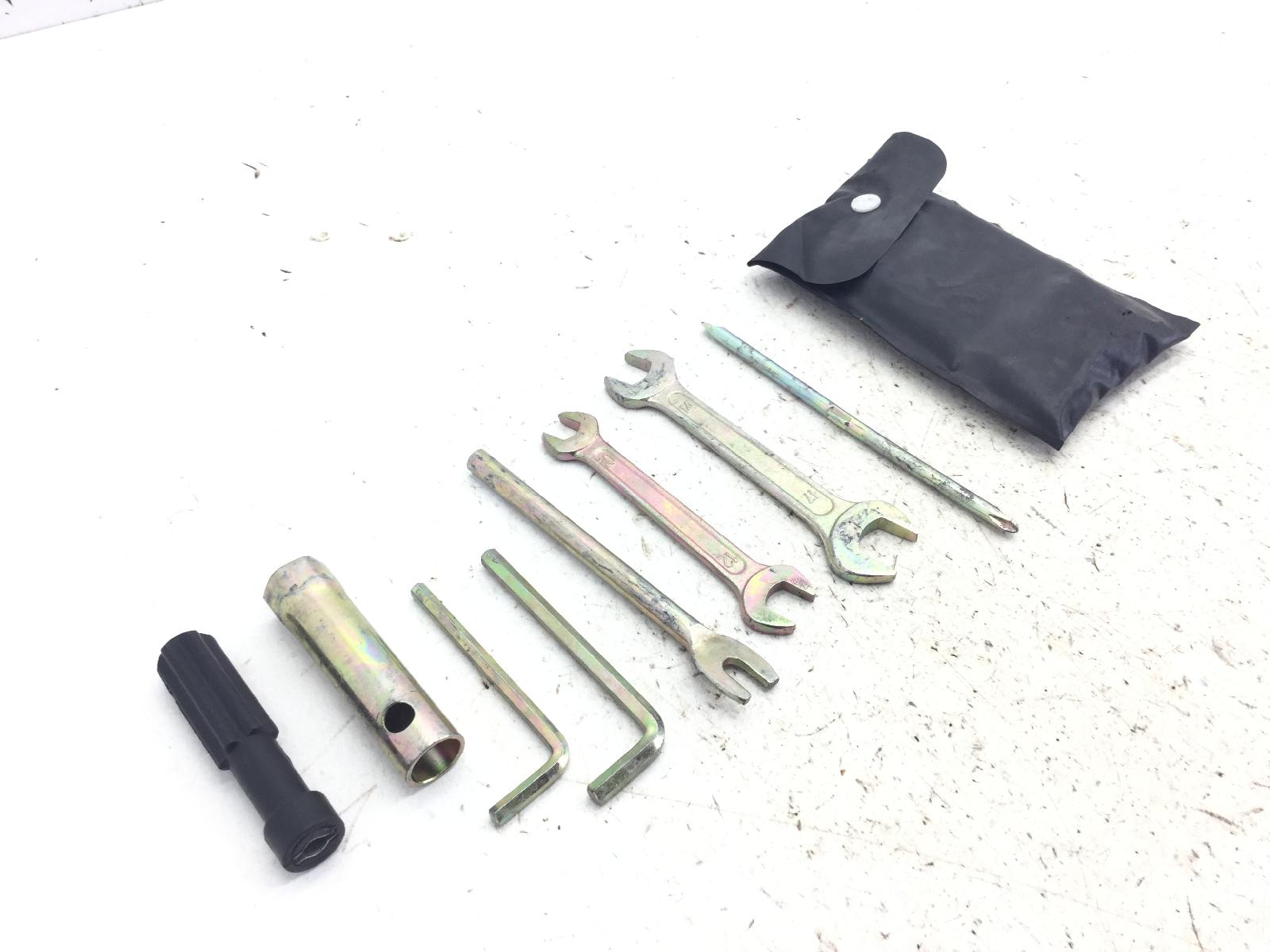 Benelli caffe' nero 150 kit attrezzi attrezzatura di bordo 2011 2011 t1310