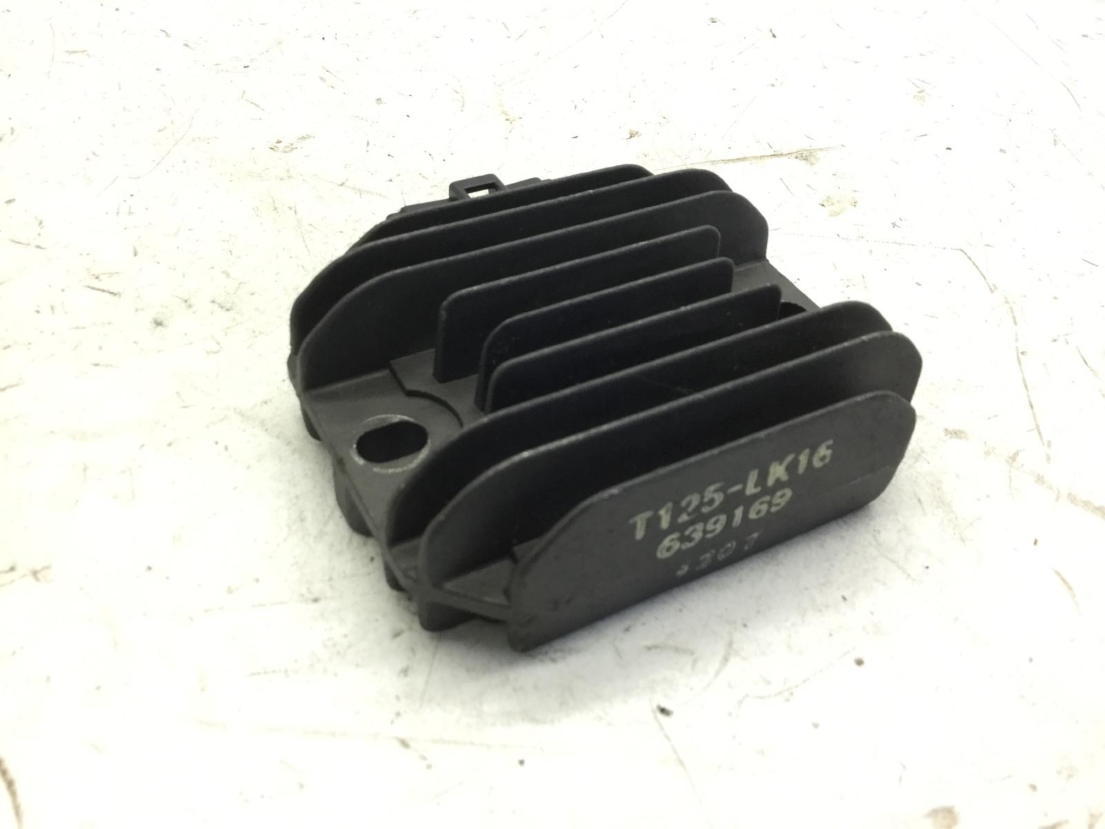 Piaggio fly 125 regolatore di tensione 2005 2007 m42100