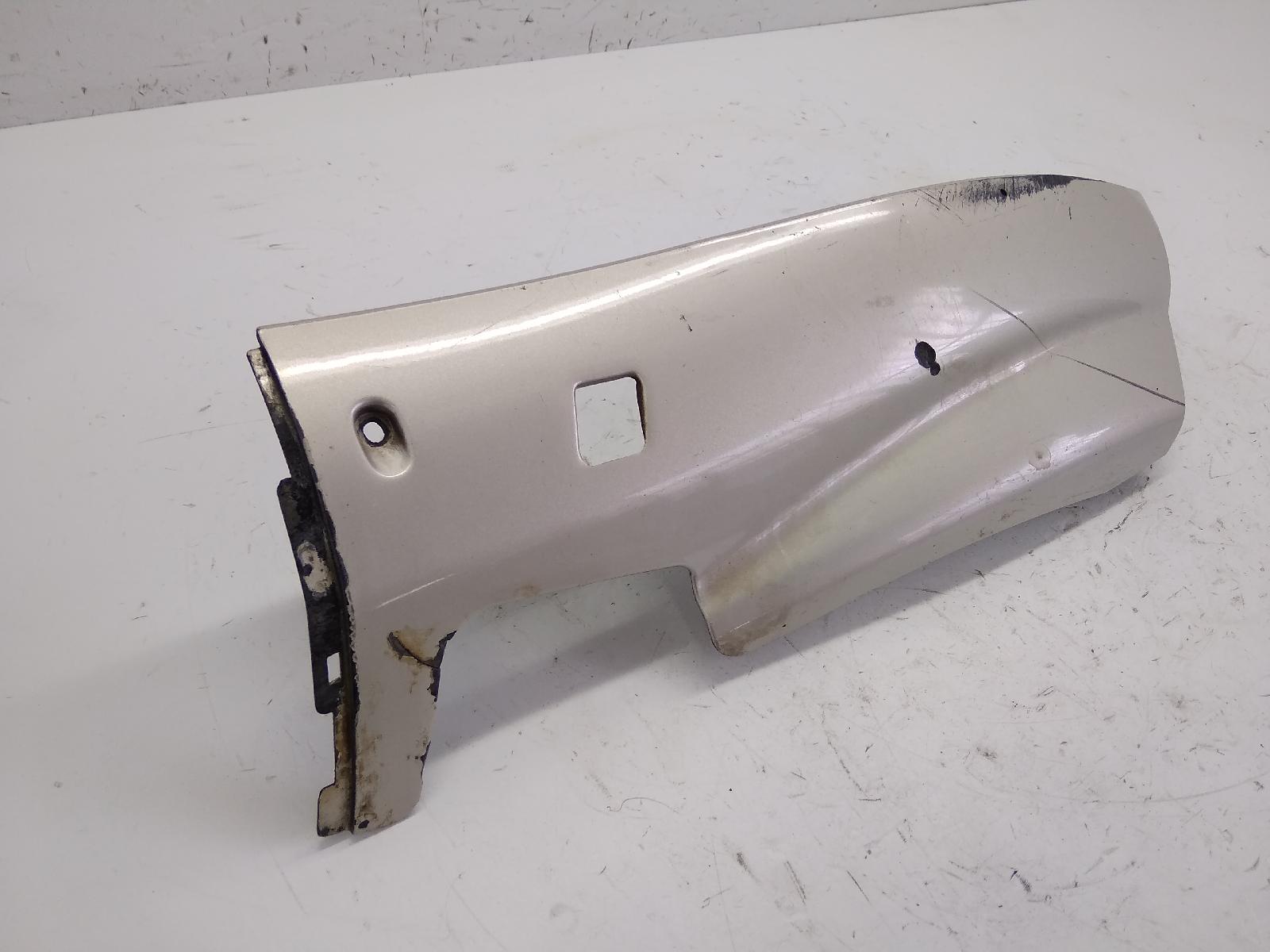 Mbk yp skyliner 125 carena sottopedana sinistra con piccolo foro 1998 2000 se022