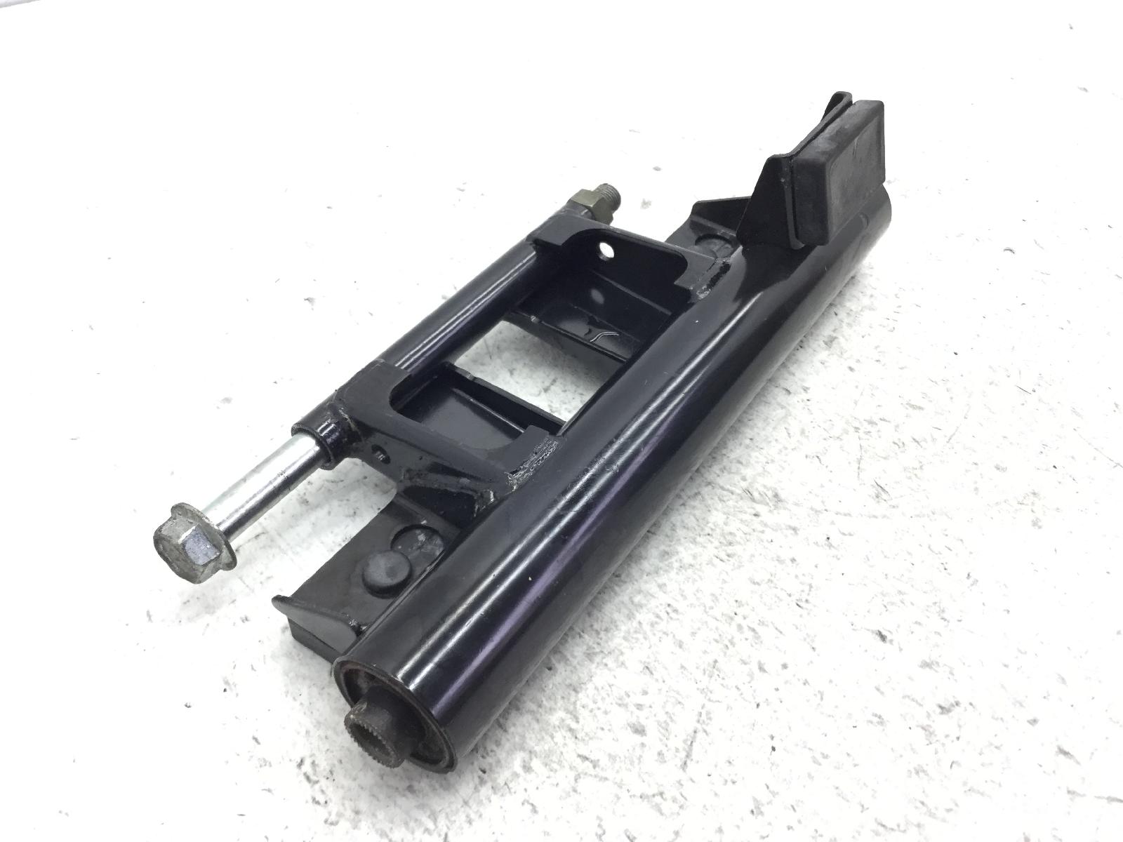 Suzuki uc epicuro 150 staffa supporto motore 1999 2001 ay111