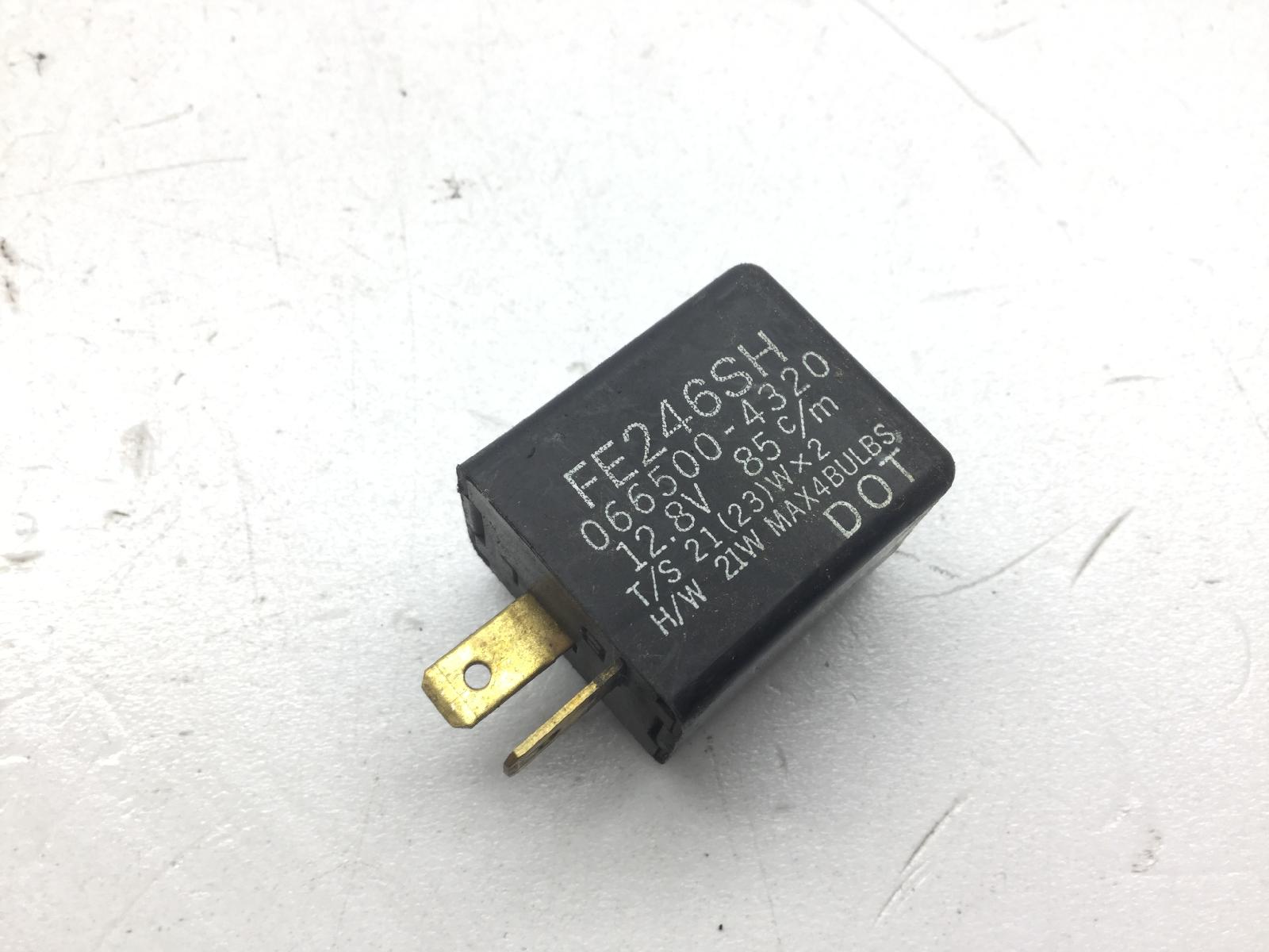 Suzuki uc epicuro 150 rele' intermittenza frecce lampeggiatori indicatori 1999 2001 ay111