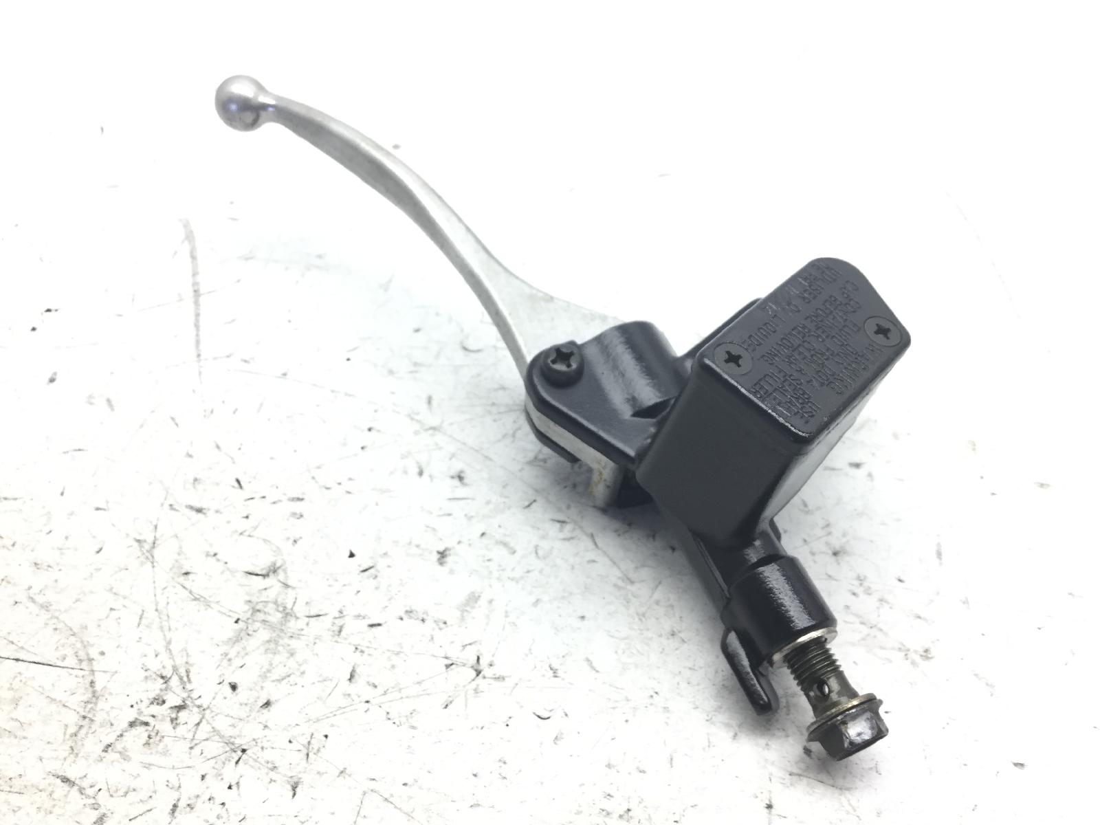 Suzuki uc epicuro 150 pompa freno anteriore destra con leva senza sensore 1999 2001 ay111