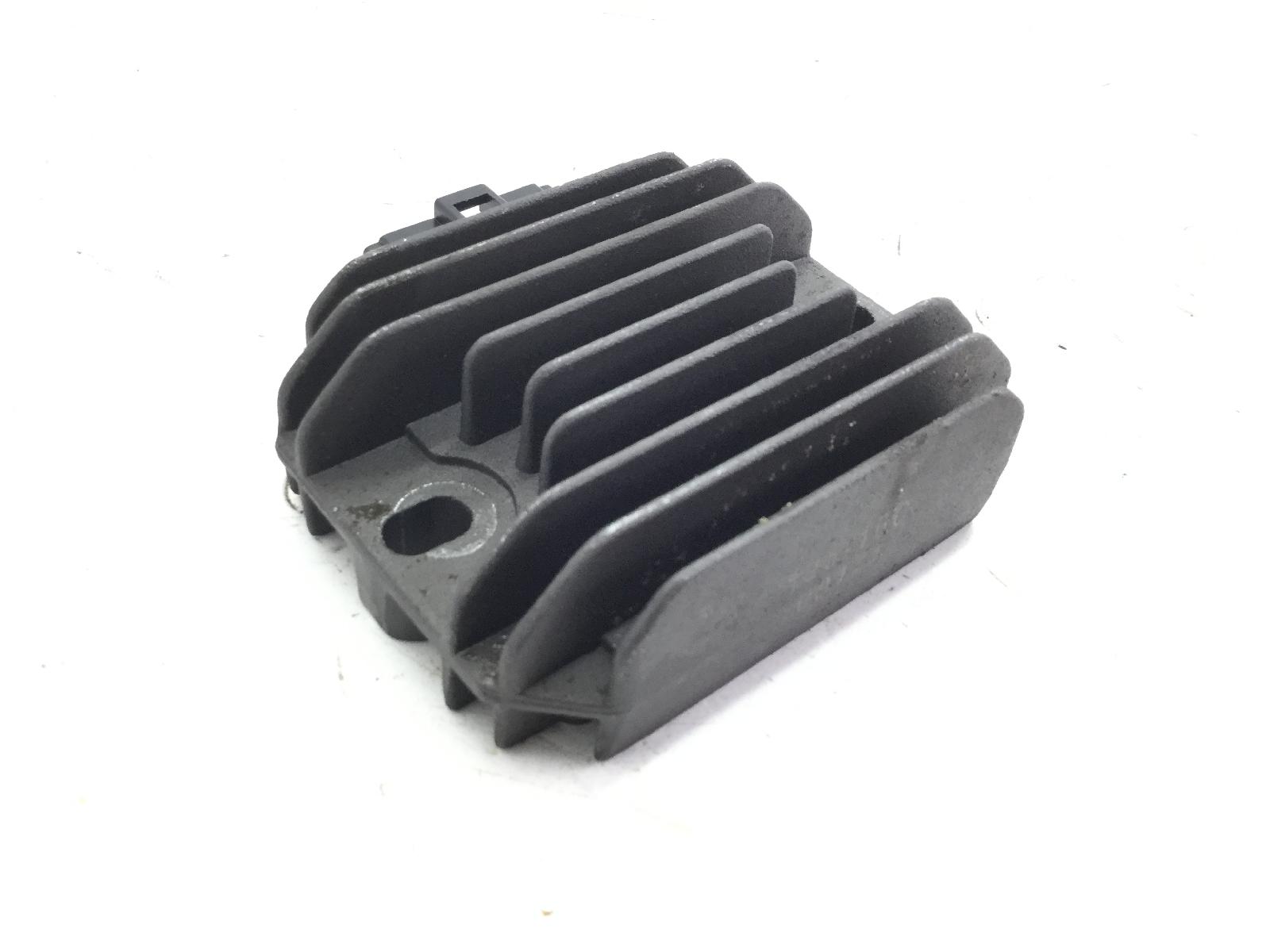 Aprilia atlantic 250 regolatore di tensione 2003 2005 spb
