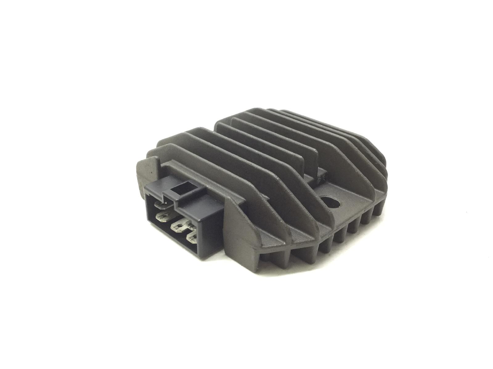 Mbk skyliner 250 regolatore di tensione 2000 2001 sg04200