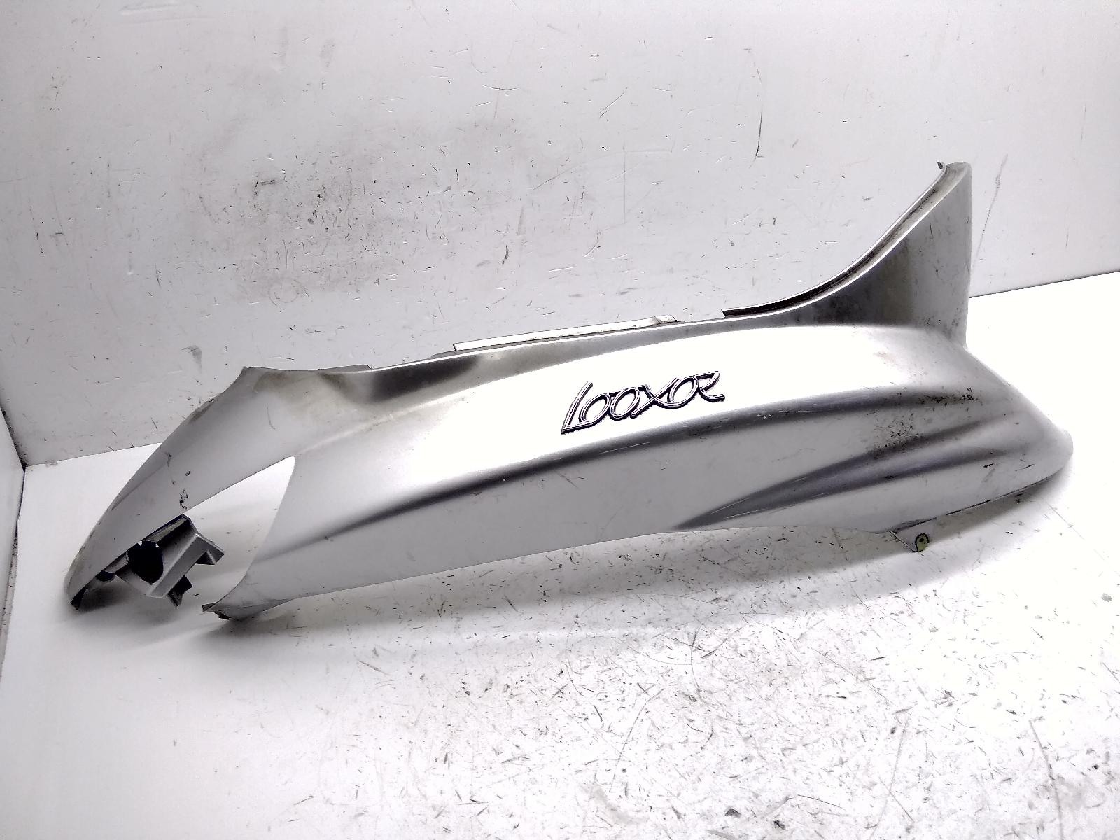 Peugeot looxor 125 carena fiancata posteriore destra con crepa 2004 2004 vgap2aaaa