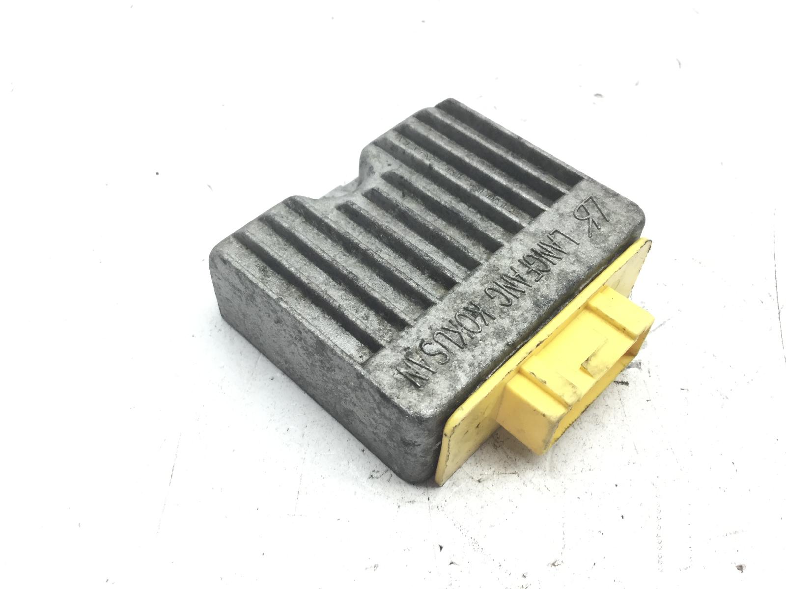 Piaggio vespa lx 4v 4t 50 regolatore di tensione corrente 2009 2013 c38700