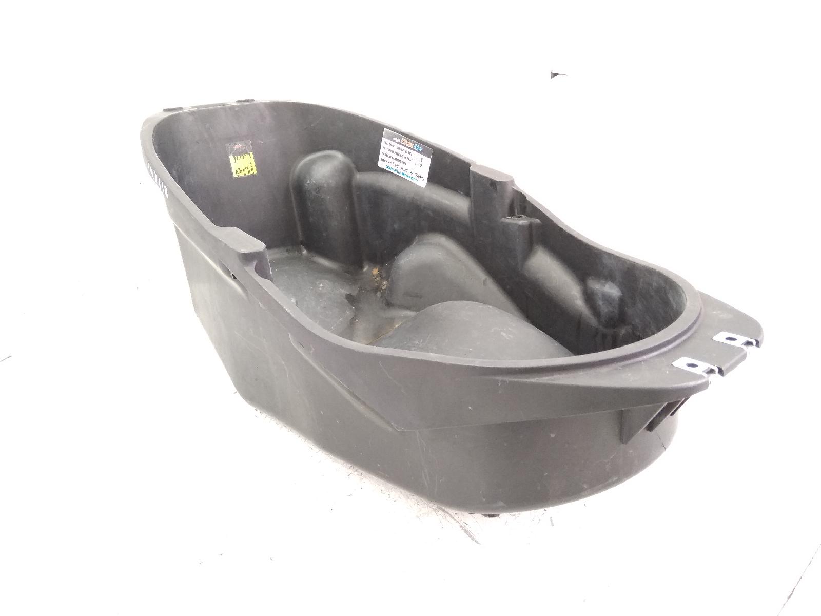 Piaggio fly 4t 4v 50 carena vano sottosella 2012 2013 rp8c521
