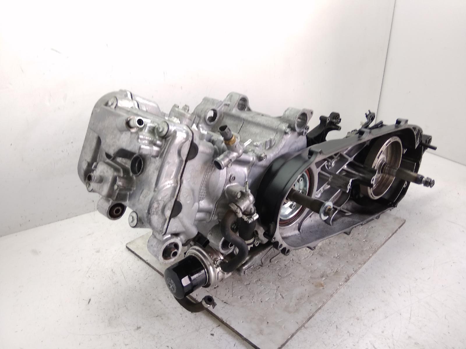 Honda sw-t abs 600 blocco motore engine semi completo e forcellone pf01e 2011 2011 jh2pf01d2bk