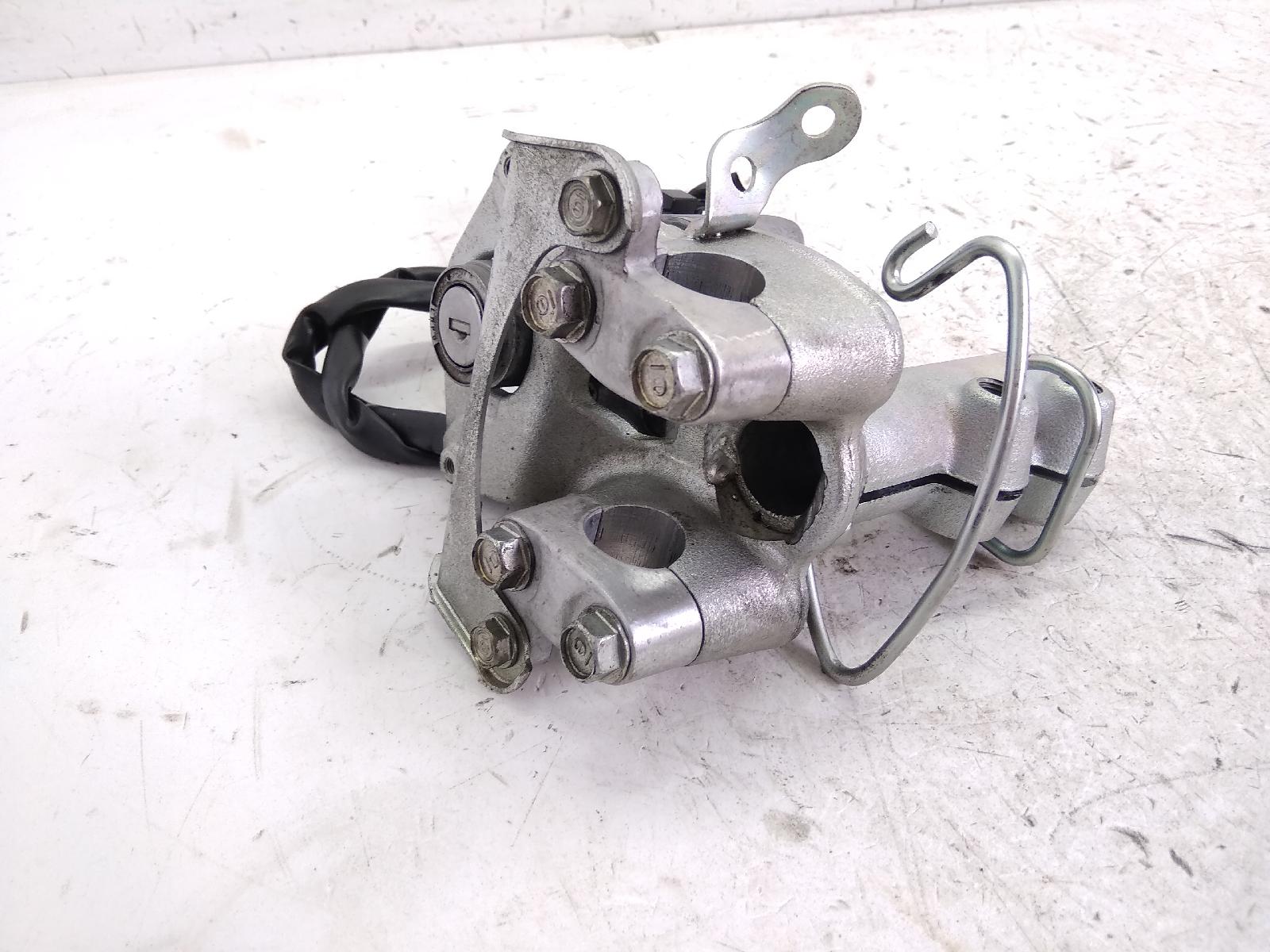 Honda sw-t abs 600 piastra supporto manubrio cavallotti *blocchetto ricambi 2011 2011 jh2pf01d2bk